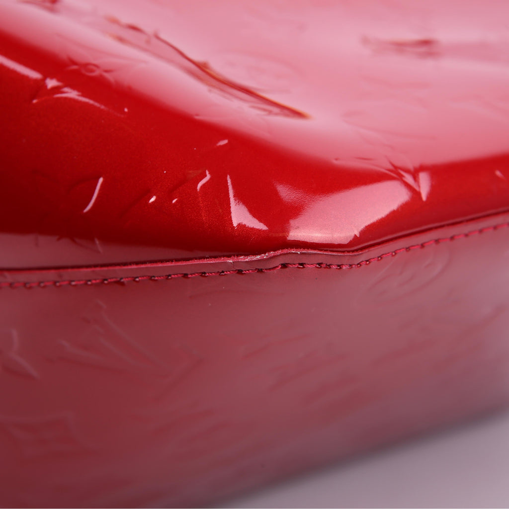 Louis Vuitton Bellevue PM Vernis Red