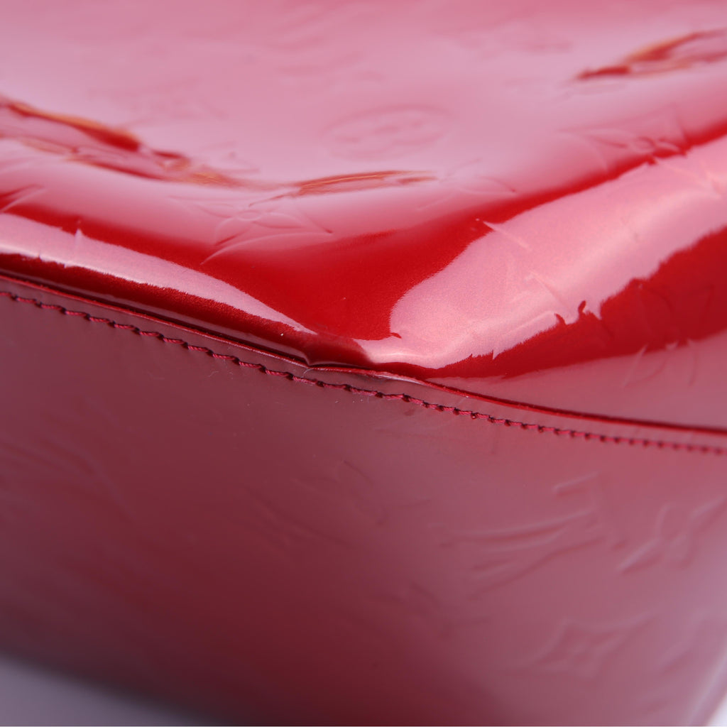 Louis Vuitton Bellevue PM Vernis Red