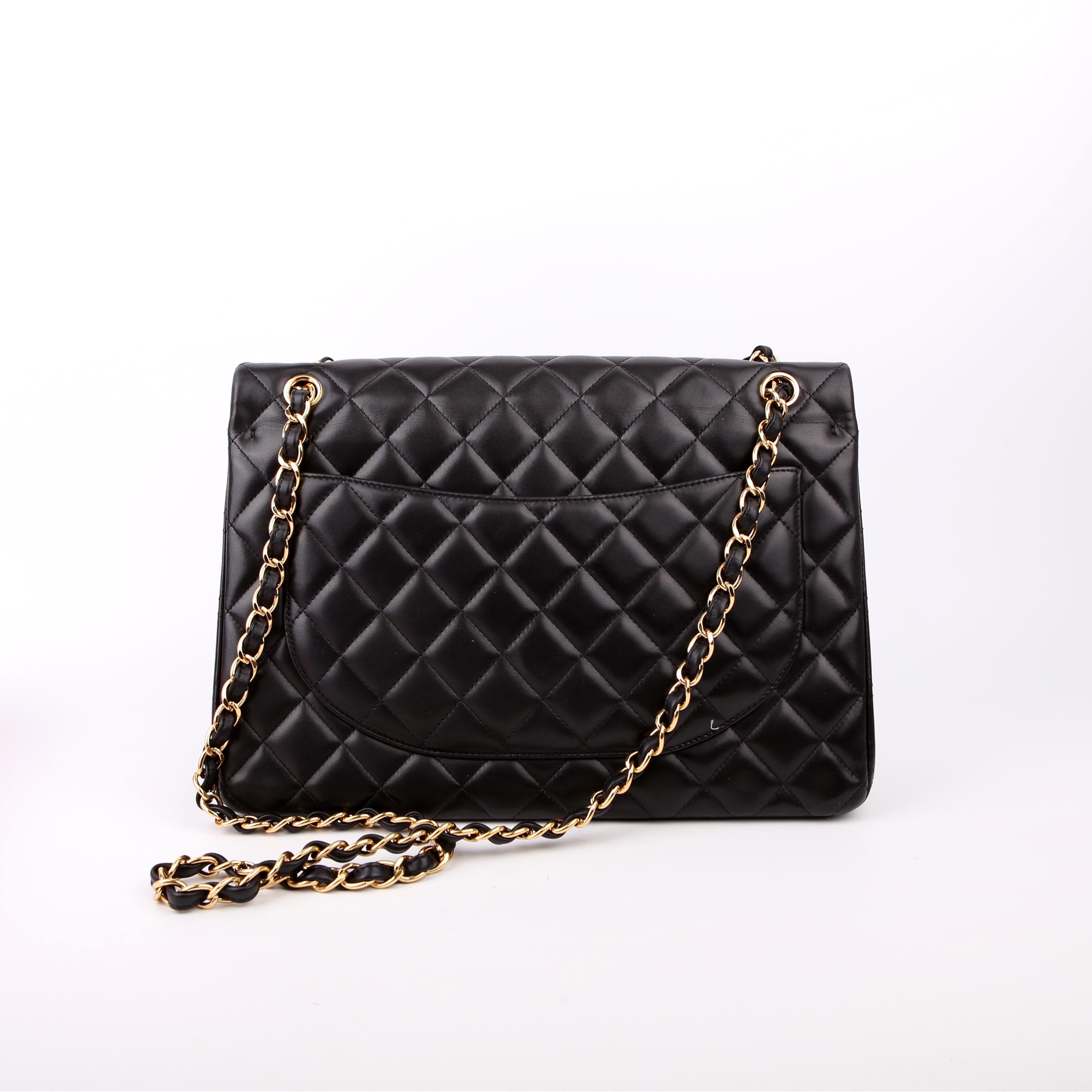 Chanel Classic Flap Maxi Lambskin 16M Black