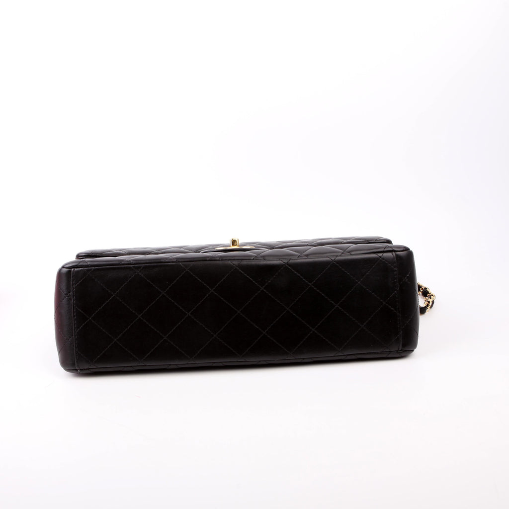 Chanel Classic Flap Maxi Lambskin 16M Black