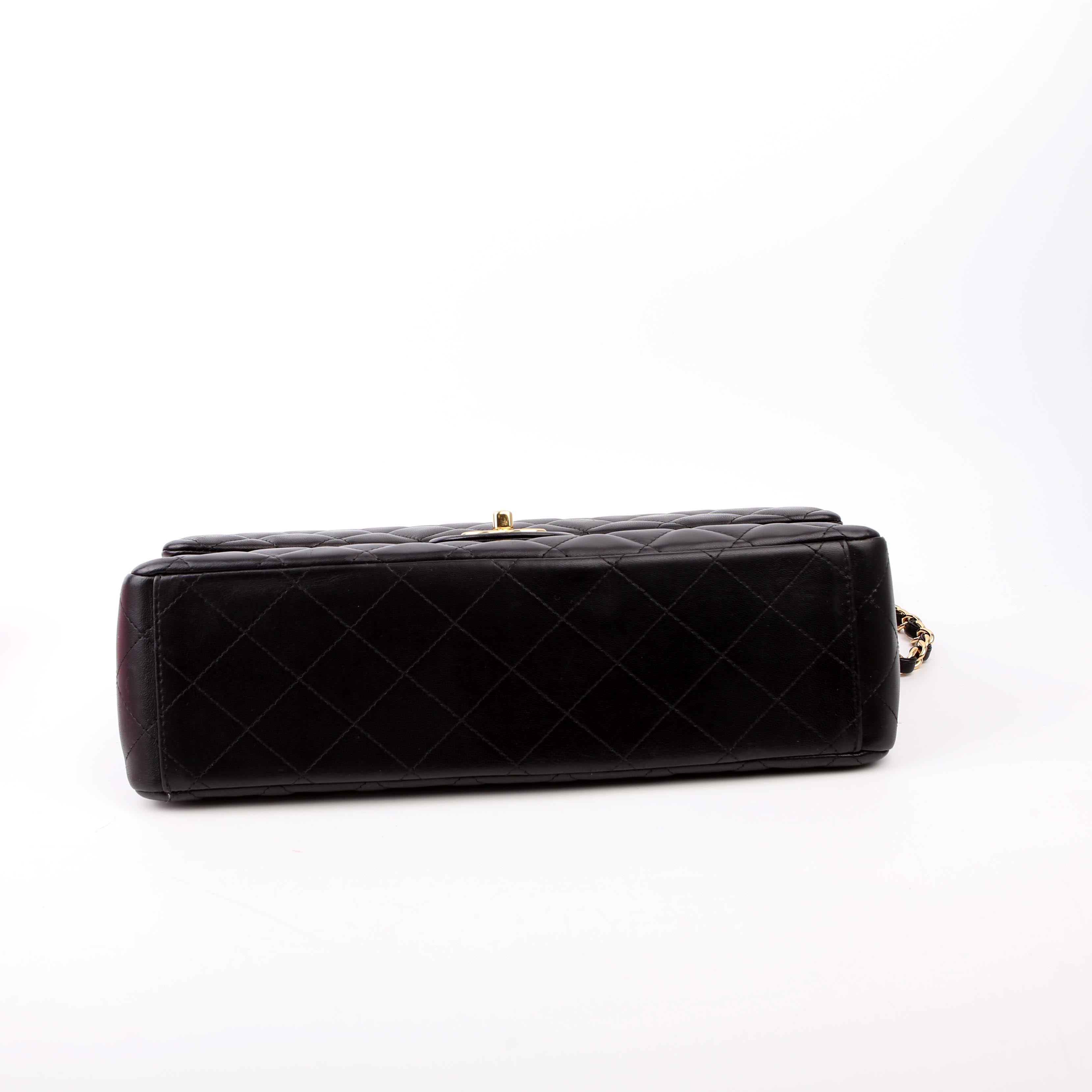 Chanel Classic Flap Maxi Lambskin 16M Black