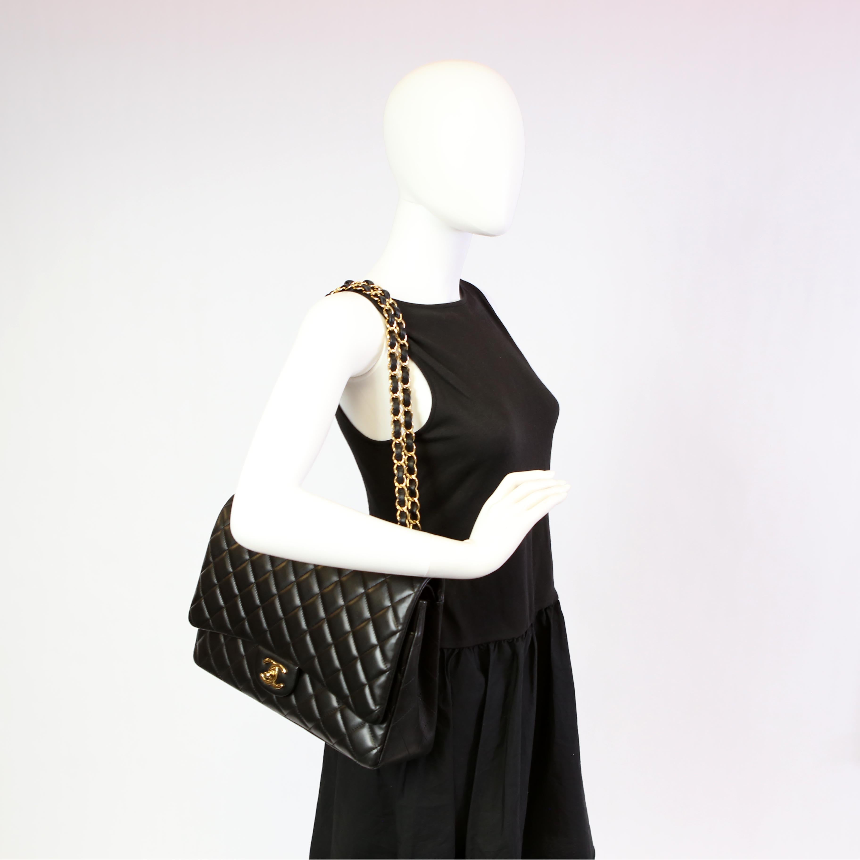 Chanel Classic Flap Maxi Lambskin 16M Black