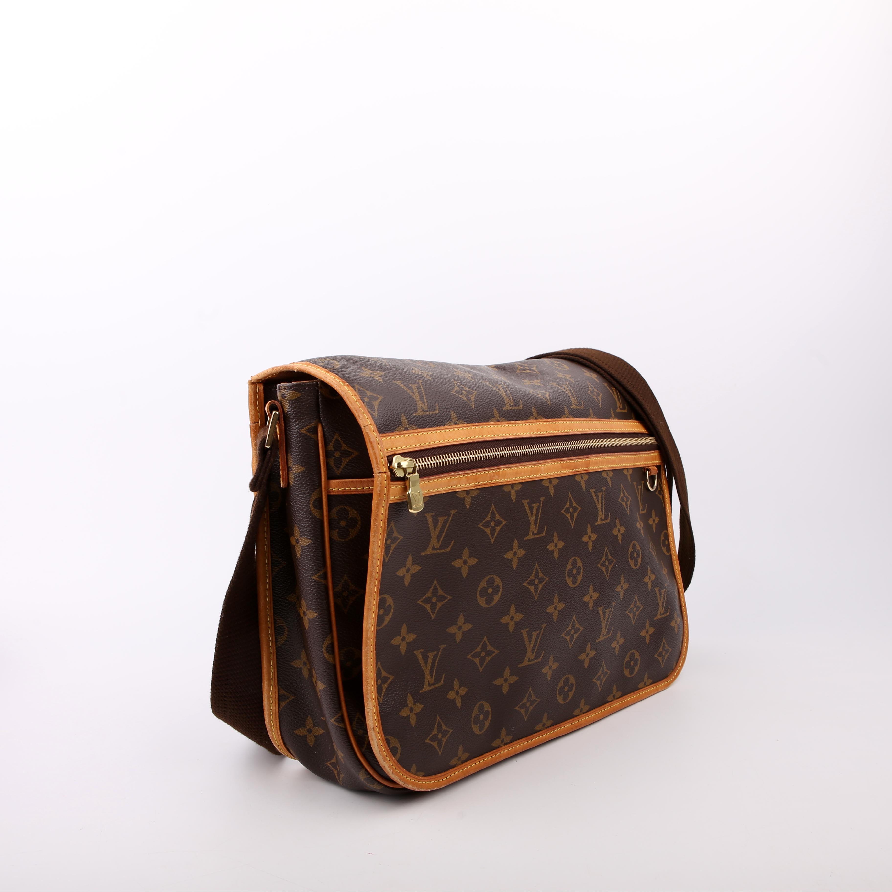 Louis Vuitton Bosphore Messenger GM