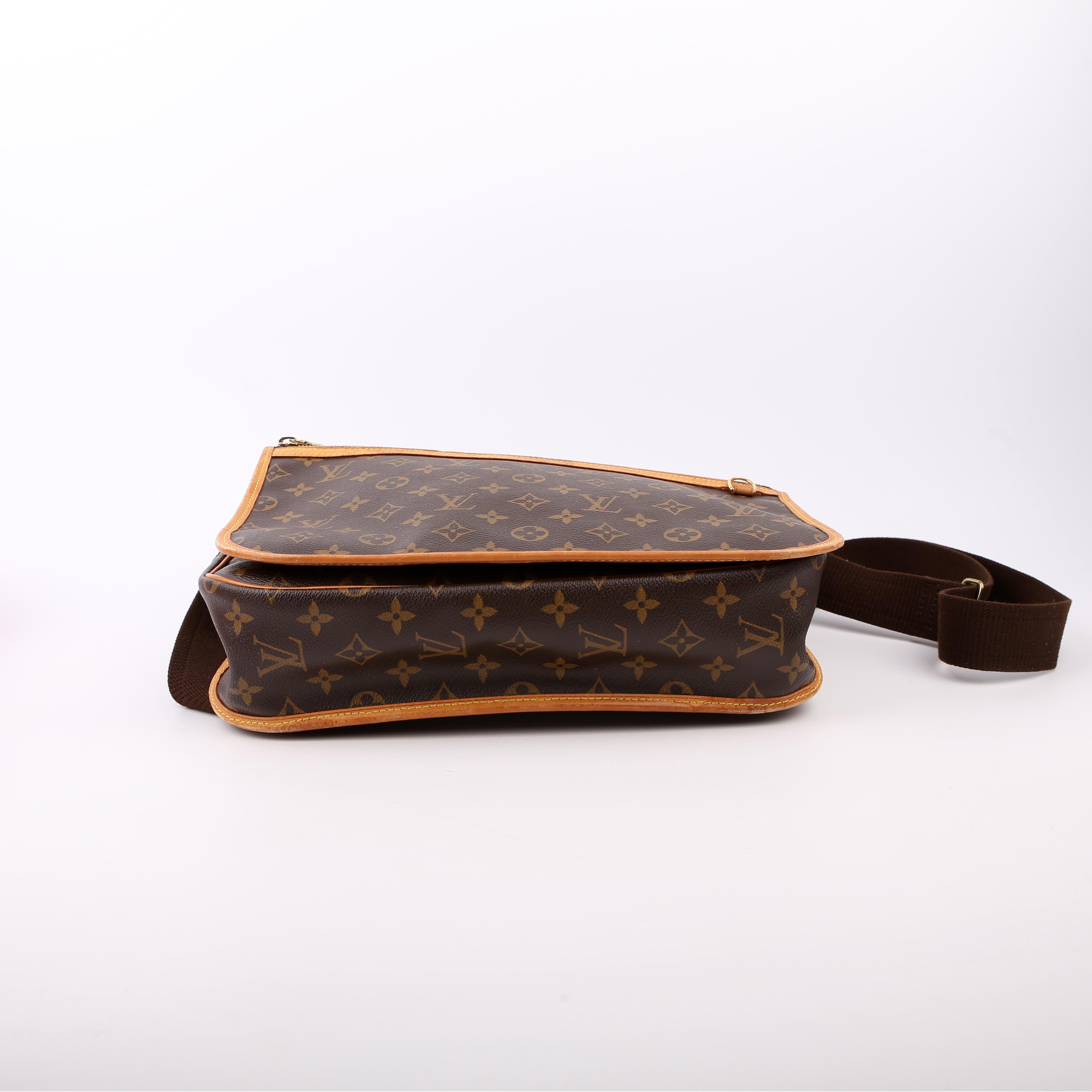 Louis Vuitton Bosphore Messenger GM