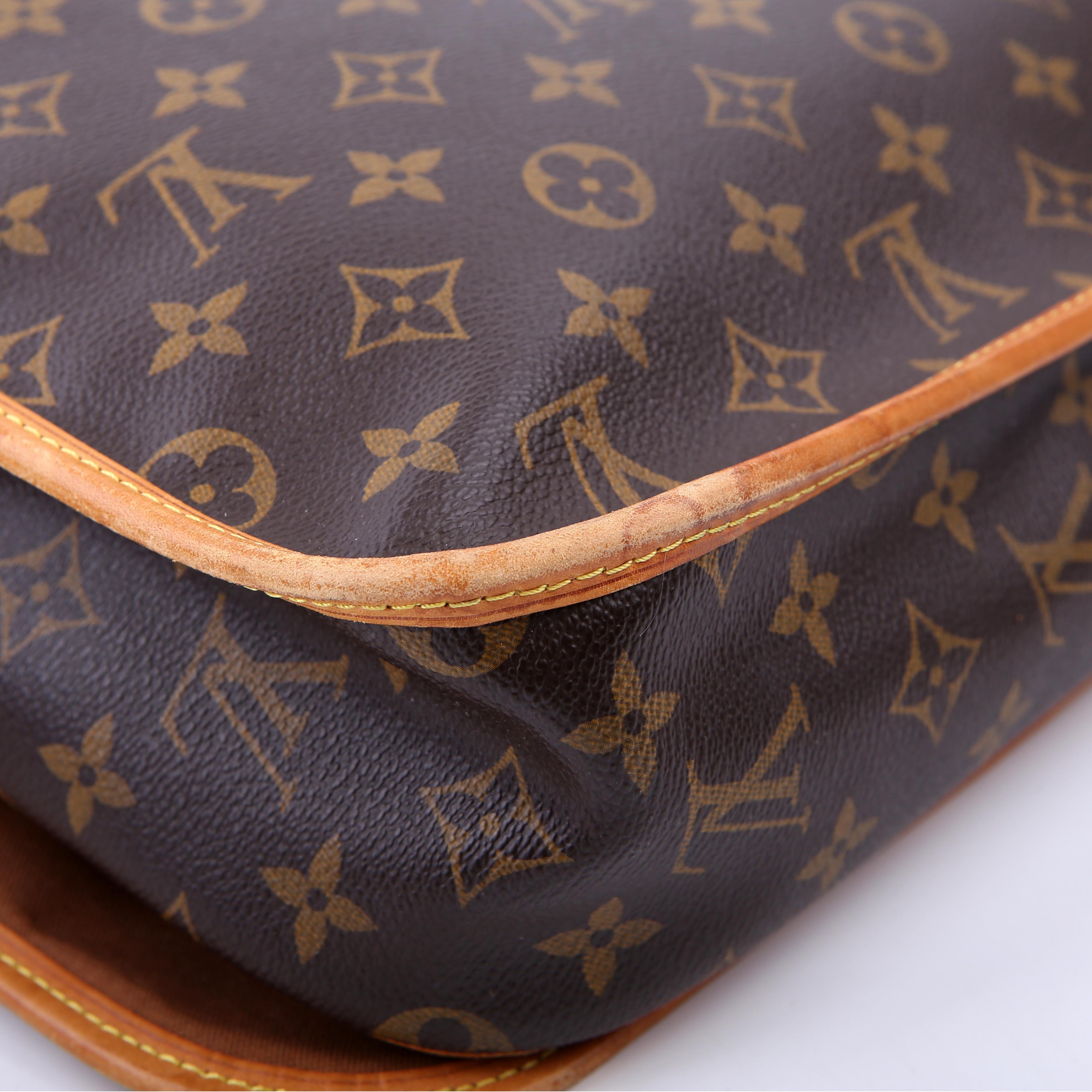 Louis Vuitton Bosphore Messenger GM