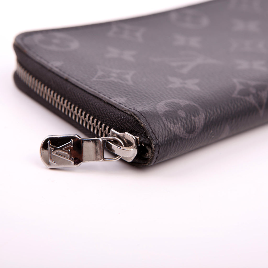 Louis Vuitton Zippy Vertical Monogram Eclipse