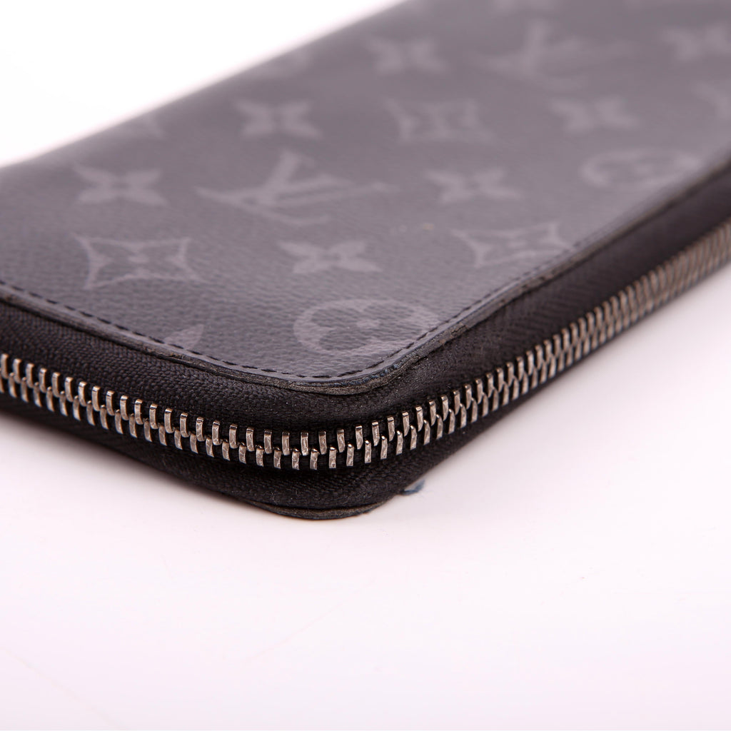 Louis Vuitton Zippy Vertical Monogram Eclipse