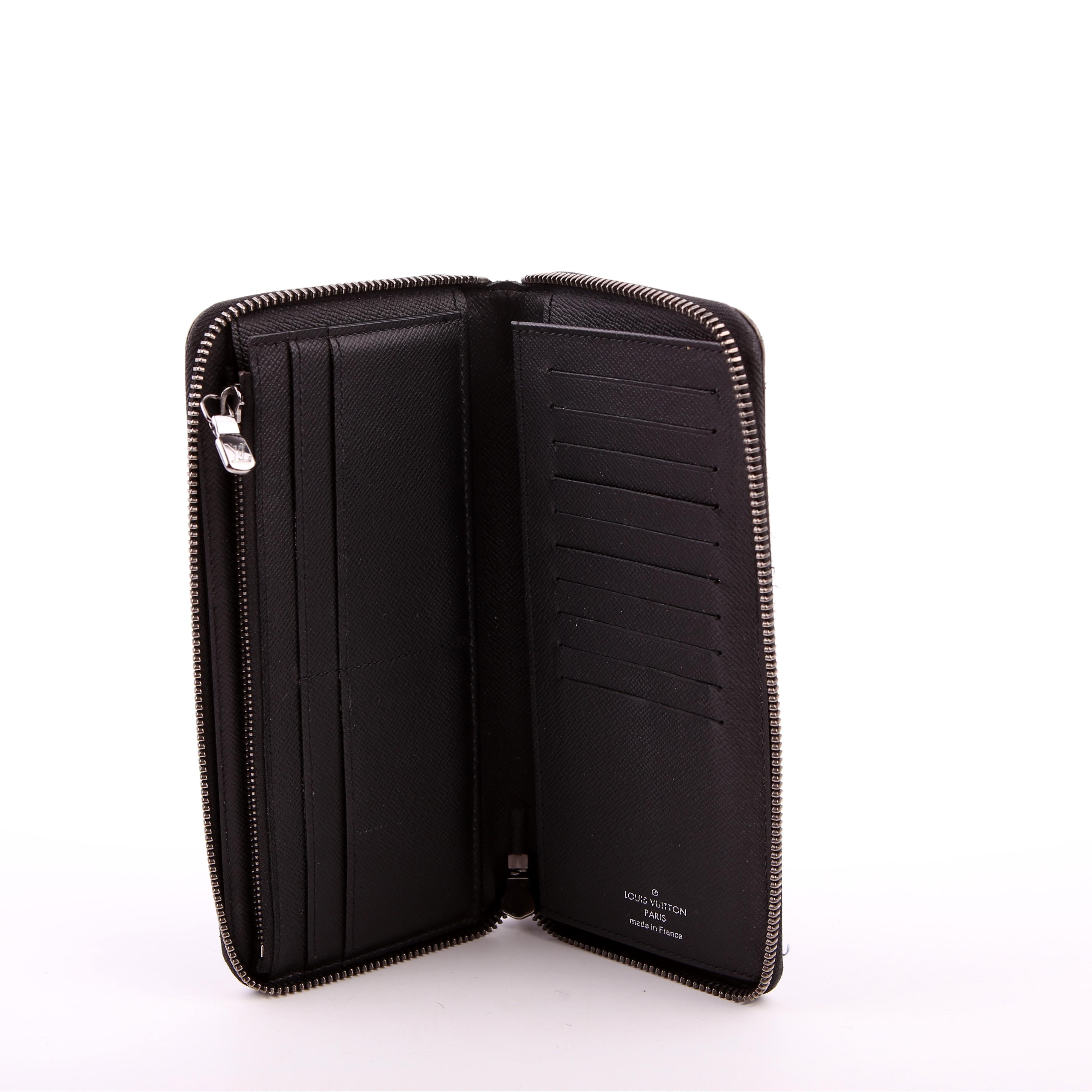 Louis Vuitton Zippy Vertical Monogram Eclipse