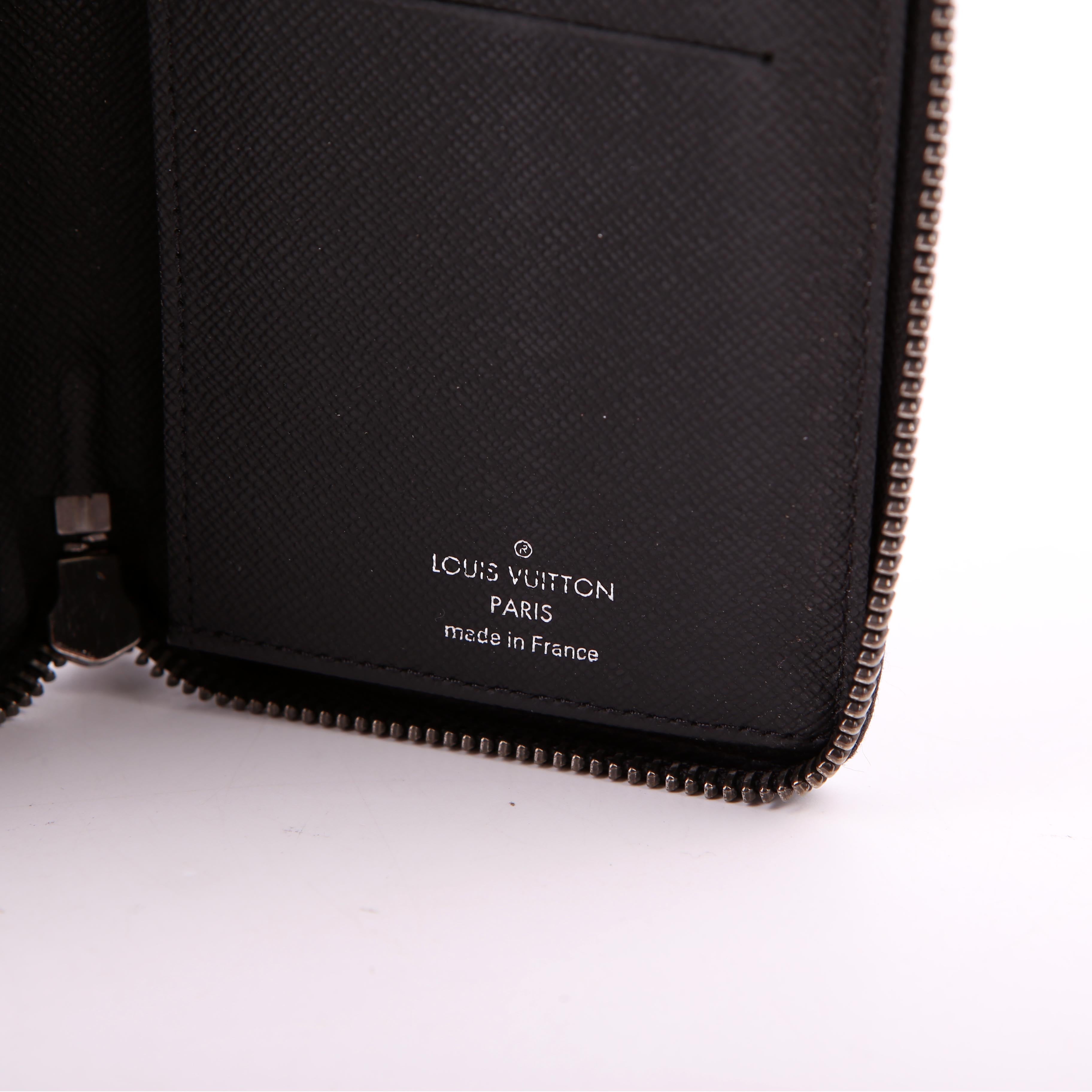 Louis Vuitton Zippy Vertical Monogram Eclipse