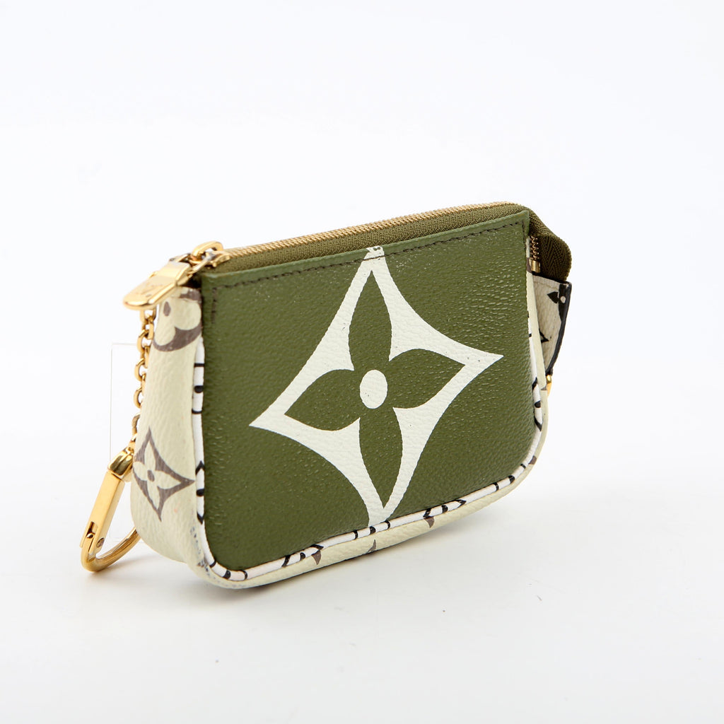 Louis Vuitton Pochette Accessories Micro Giant Monogram Green