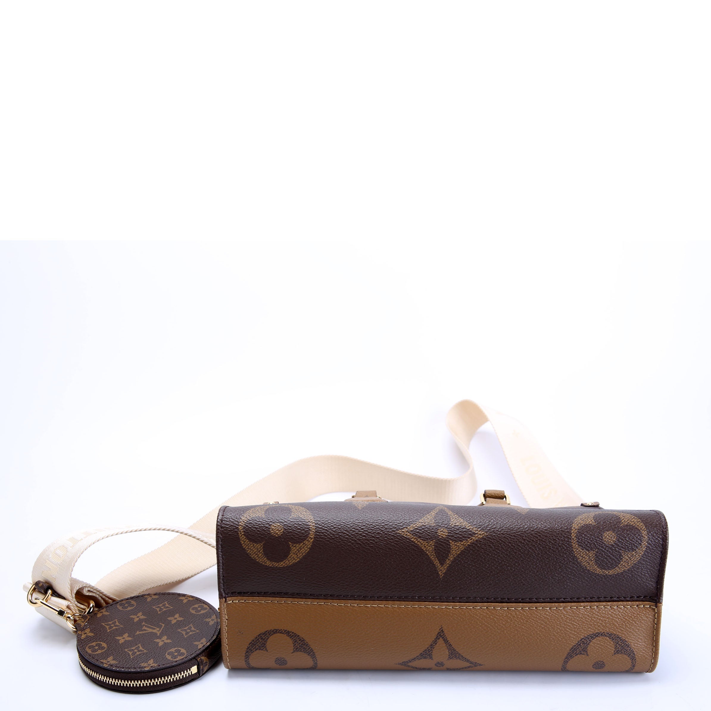 Louis Vuitton ONTHEGO East West Giant Reverse Monogram