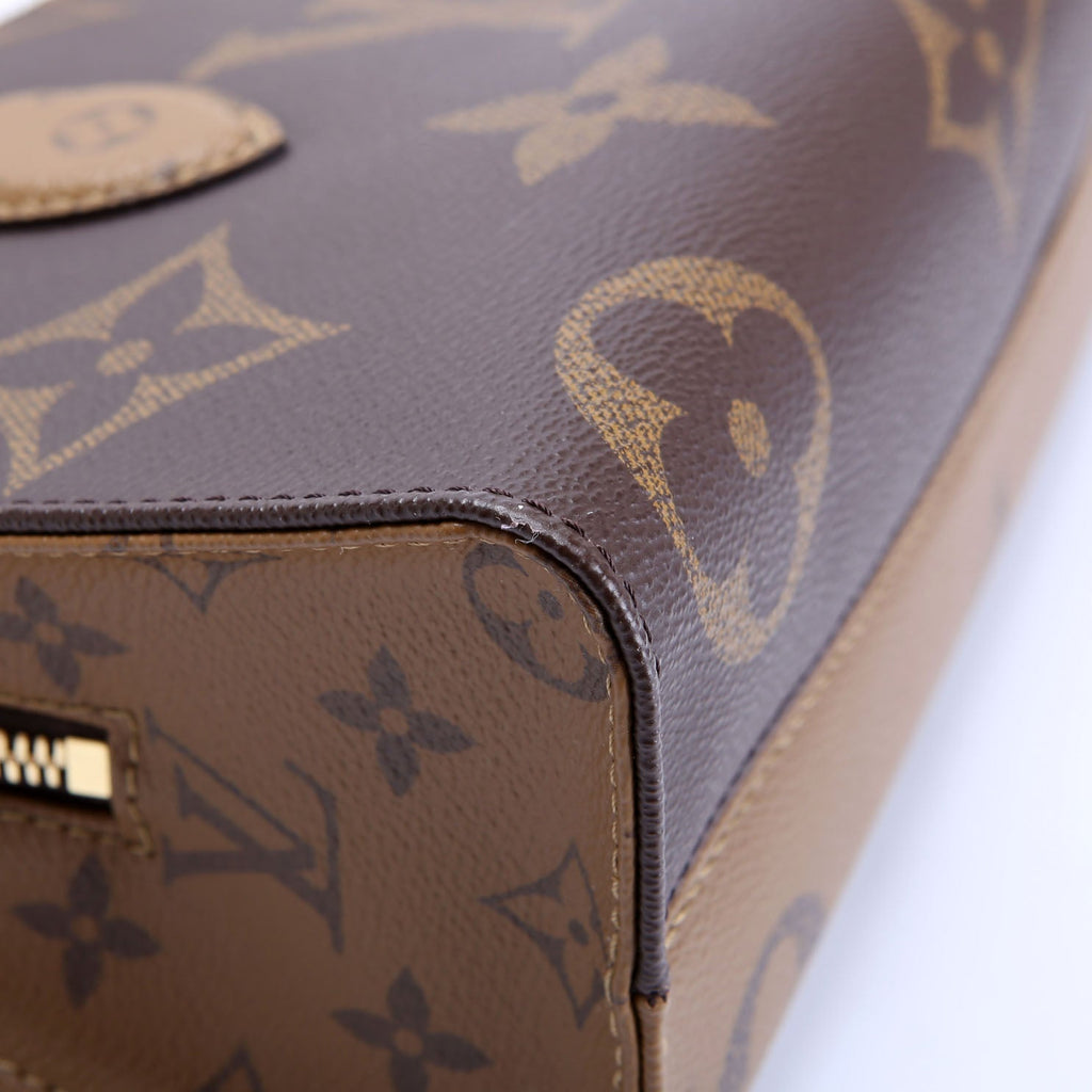 Louis Vuitton ONTHEGO East West Giant Reverse Monogram