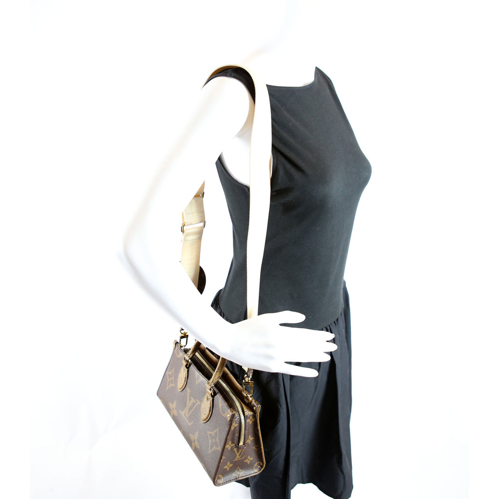 Louis Vuitton ONTHEGO East West Giant Reverse Monogram