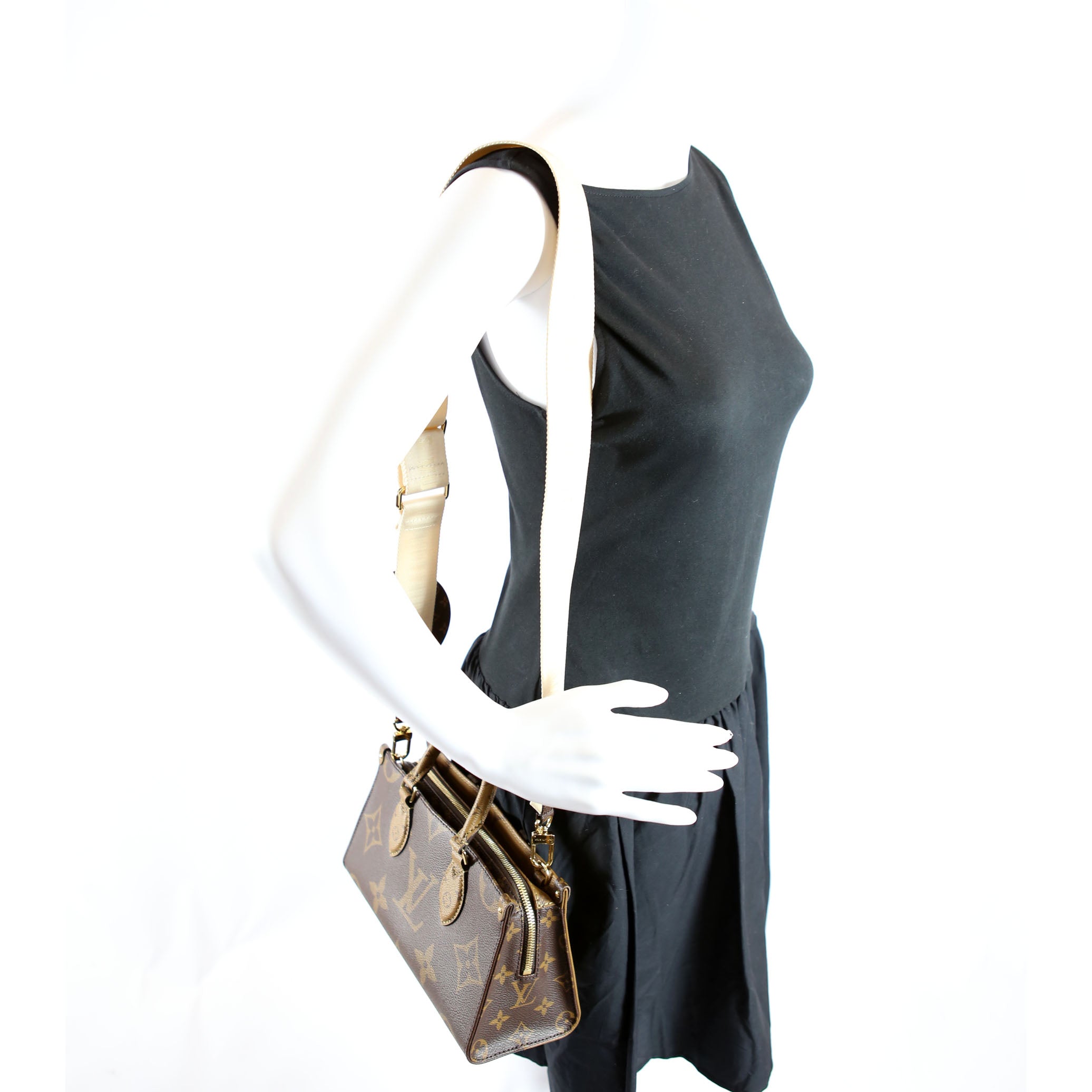 Louis Vuitton ONTHEGO East West Giant Reverse Monogram