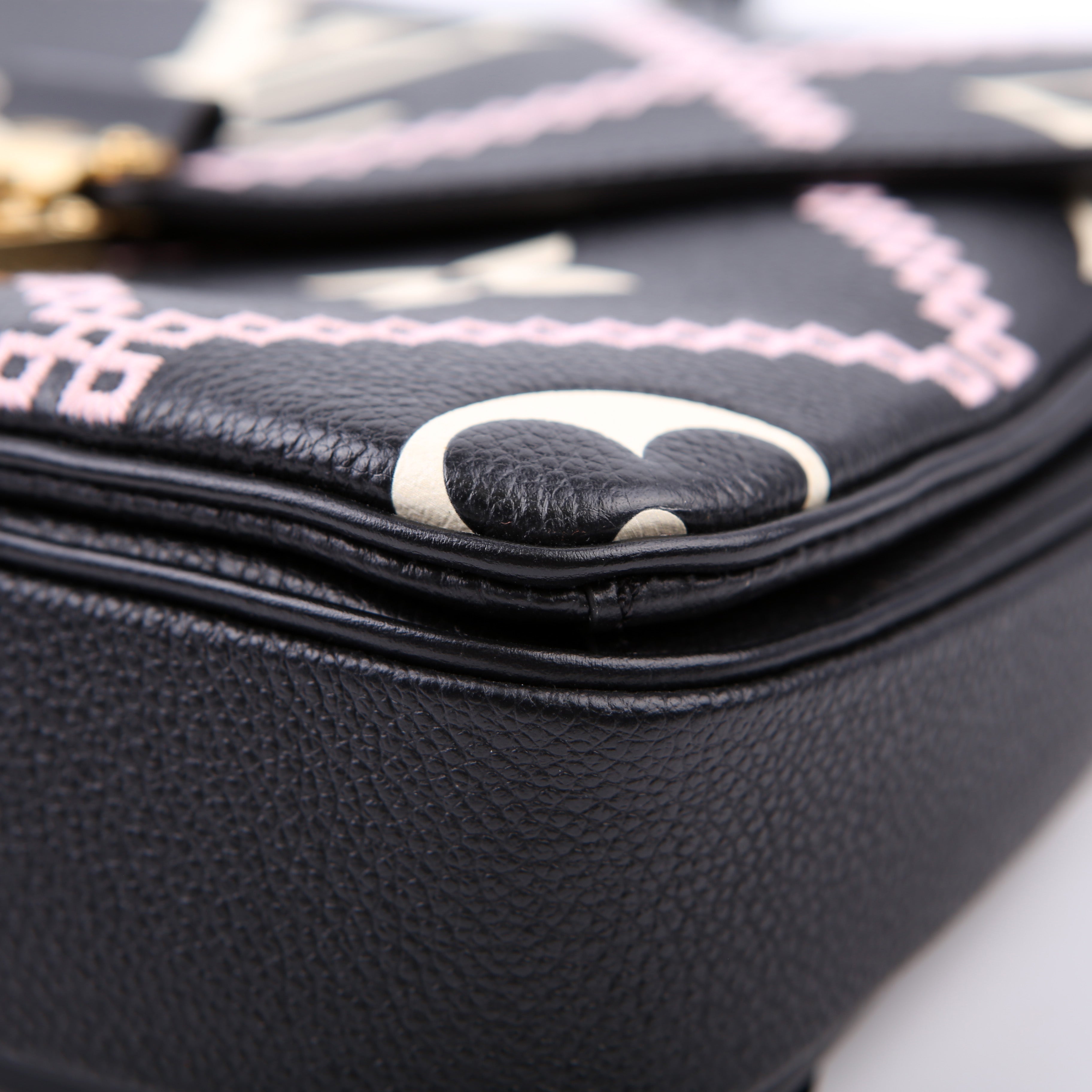 Louis Vuitton Pochette Metis Empreinte Giant Broderies Black/Pink