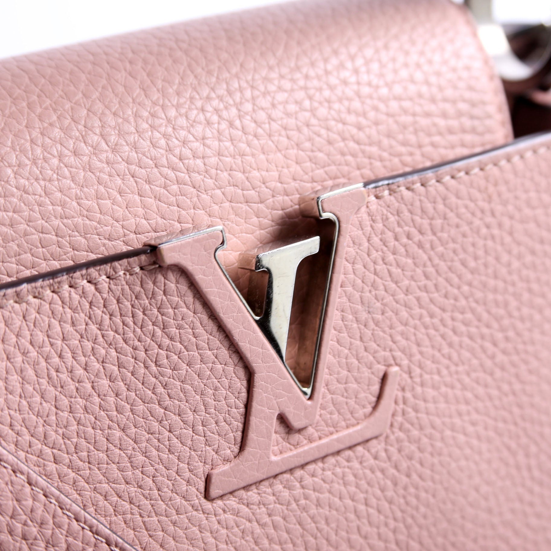 Louis Vuitton Capucines PM Taurillon Pink