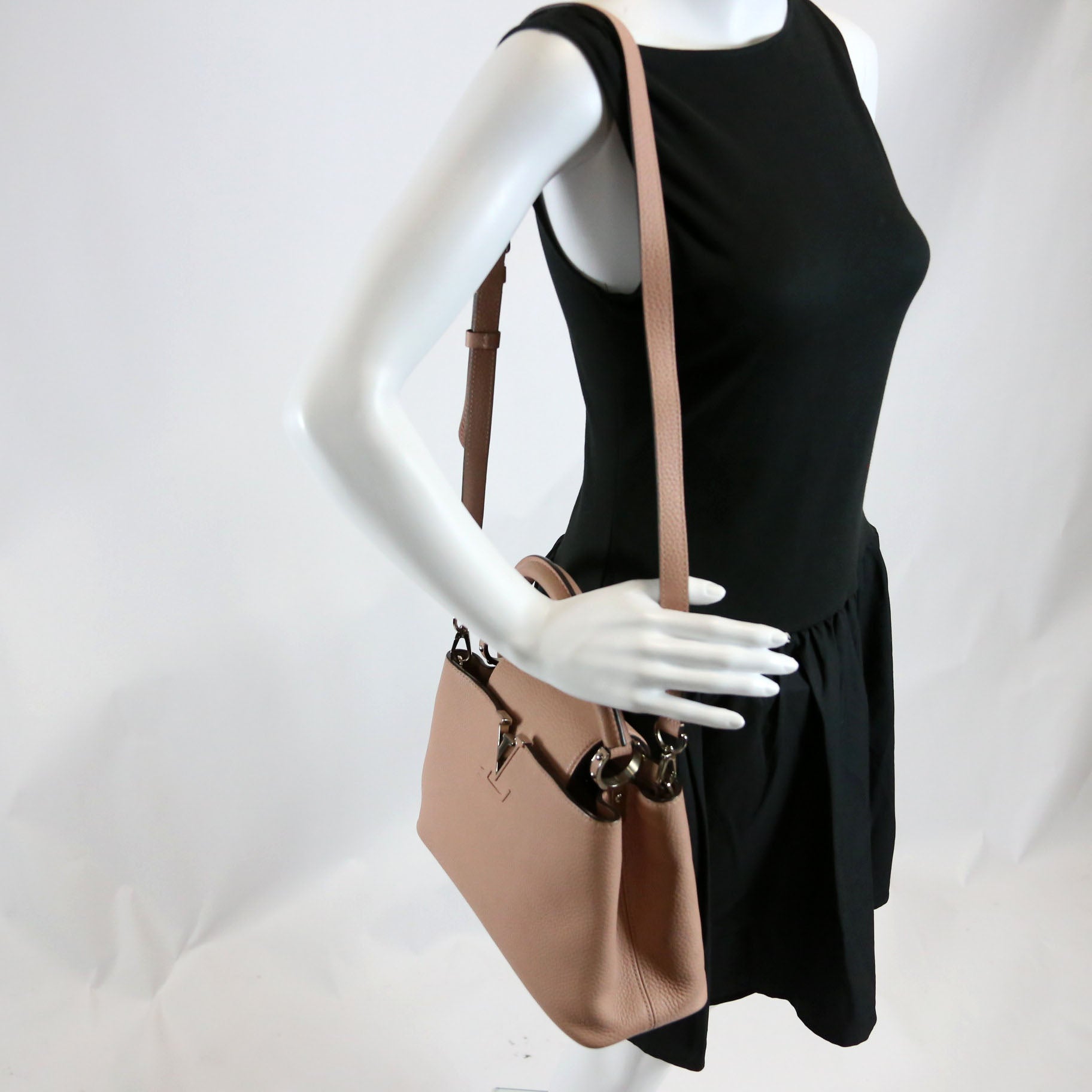 Louis Vuitton Capucines PM Taurillon Pink