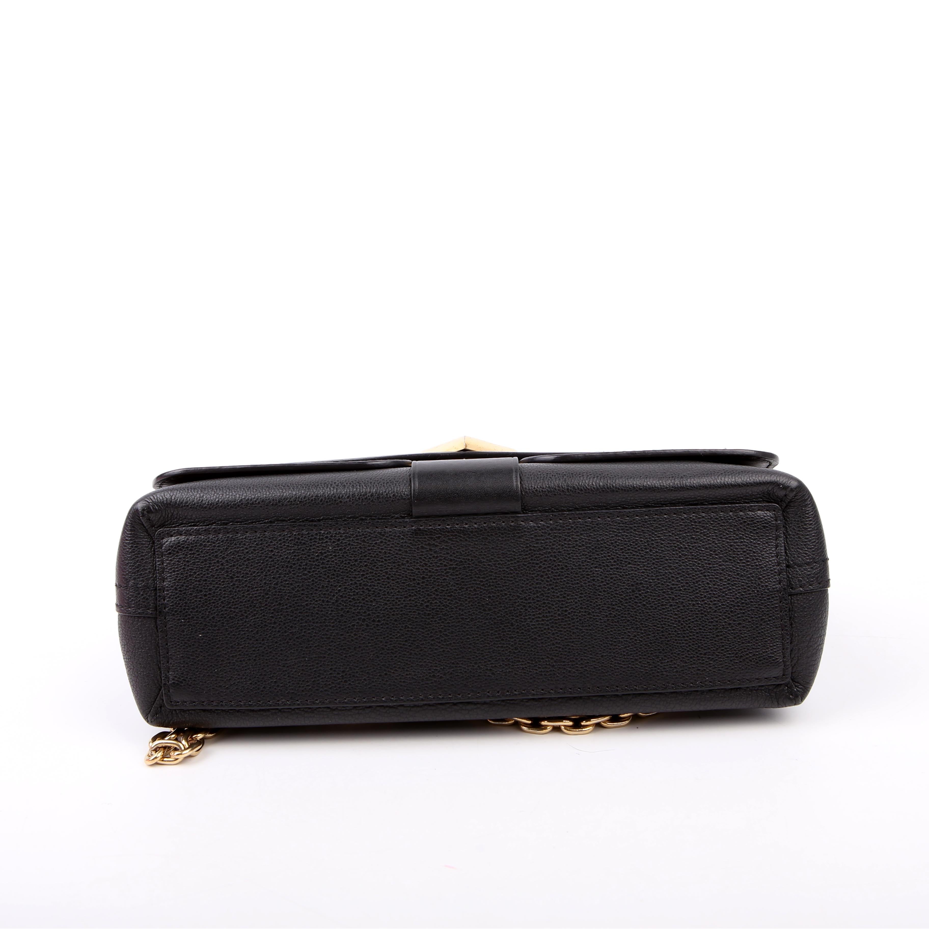 Louis Vuitton Very Messenger Bag Black