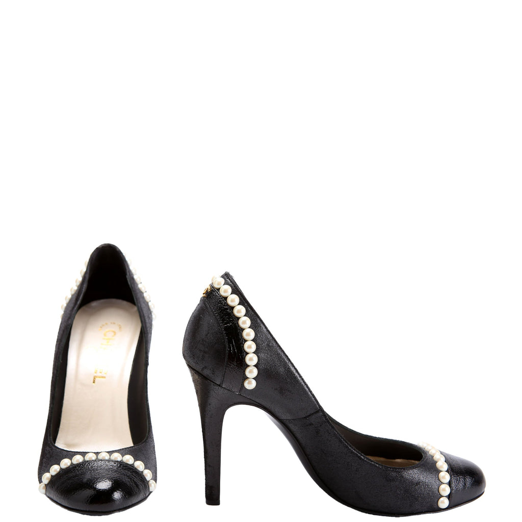 Chanel CC Logo Pearl Pumps Size 39 Black