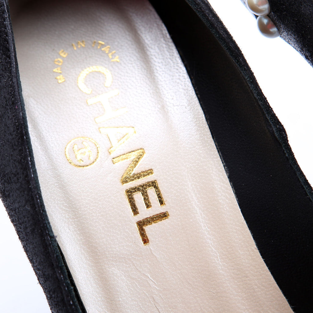 Chanel CC Logo Pearl Pumps Size 39 Black