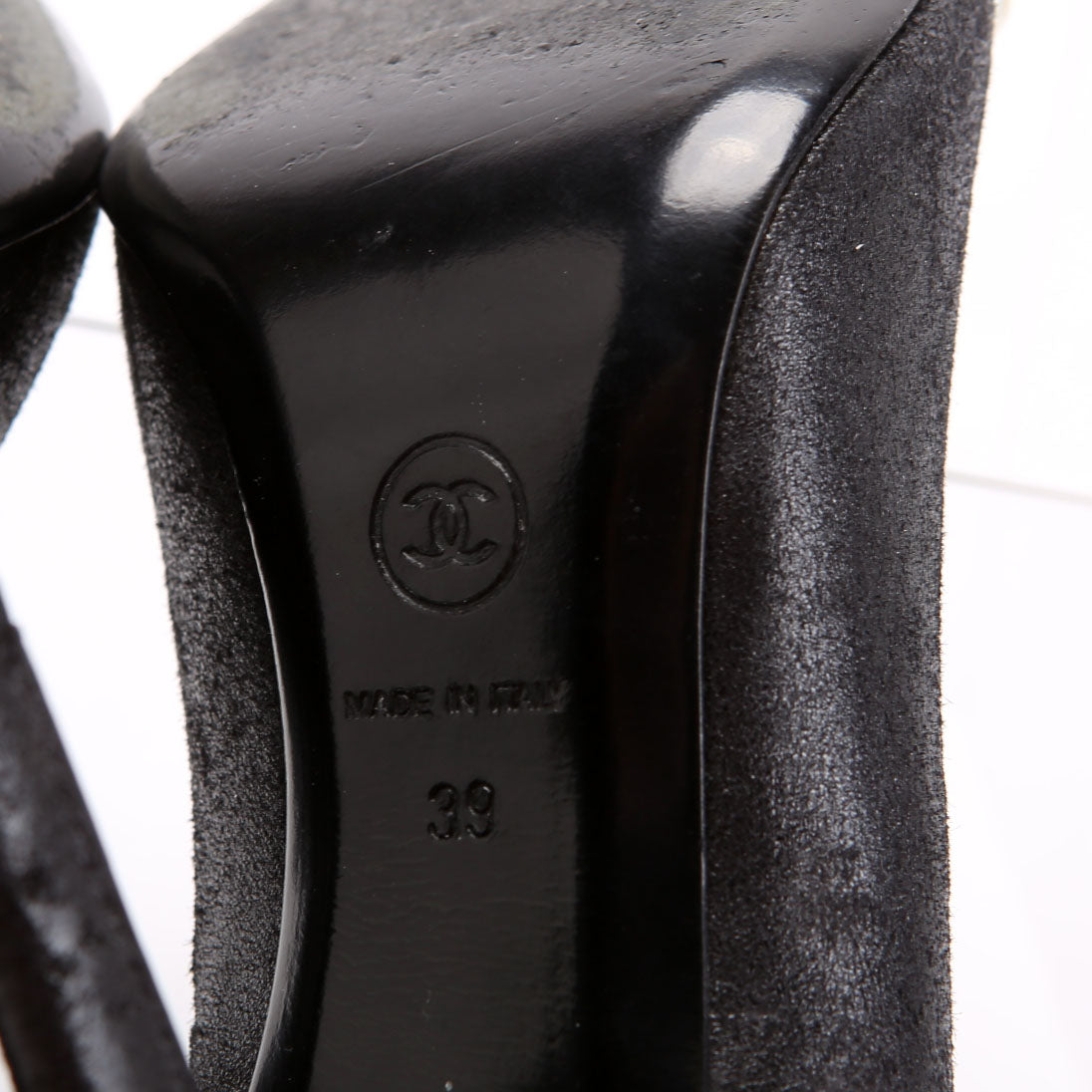 Chanel CC Logo Pearl Pumps Size 39 Black
