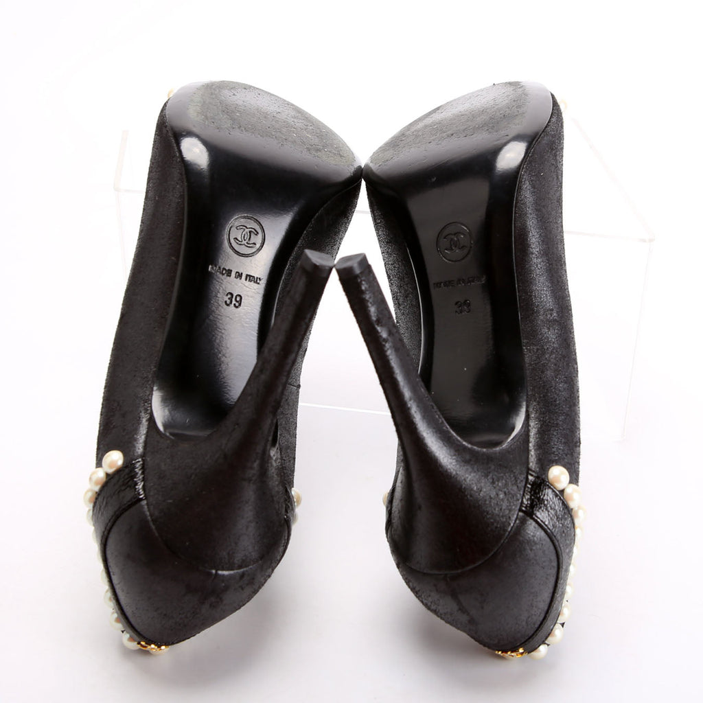 Chanel CC Logo Pearl Pumps Size 39 Black