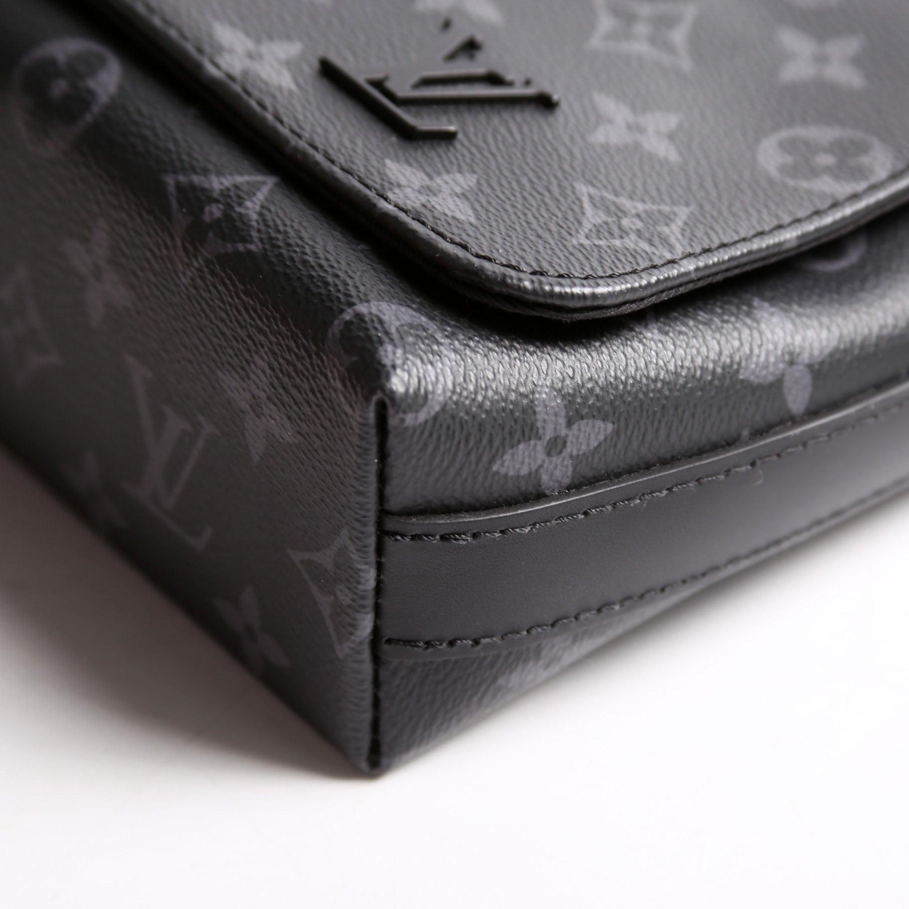 Louis Vuitton District PM Monogram Eclipse