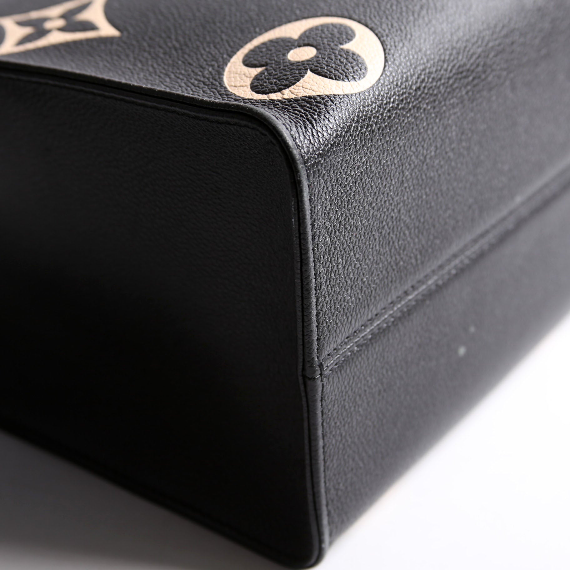 Louis Vuitton ONTHEGO MM Bicolor Emprainte