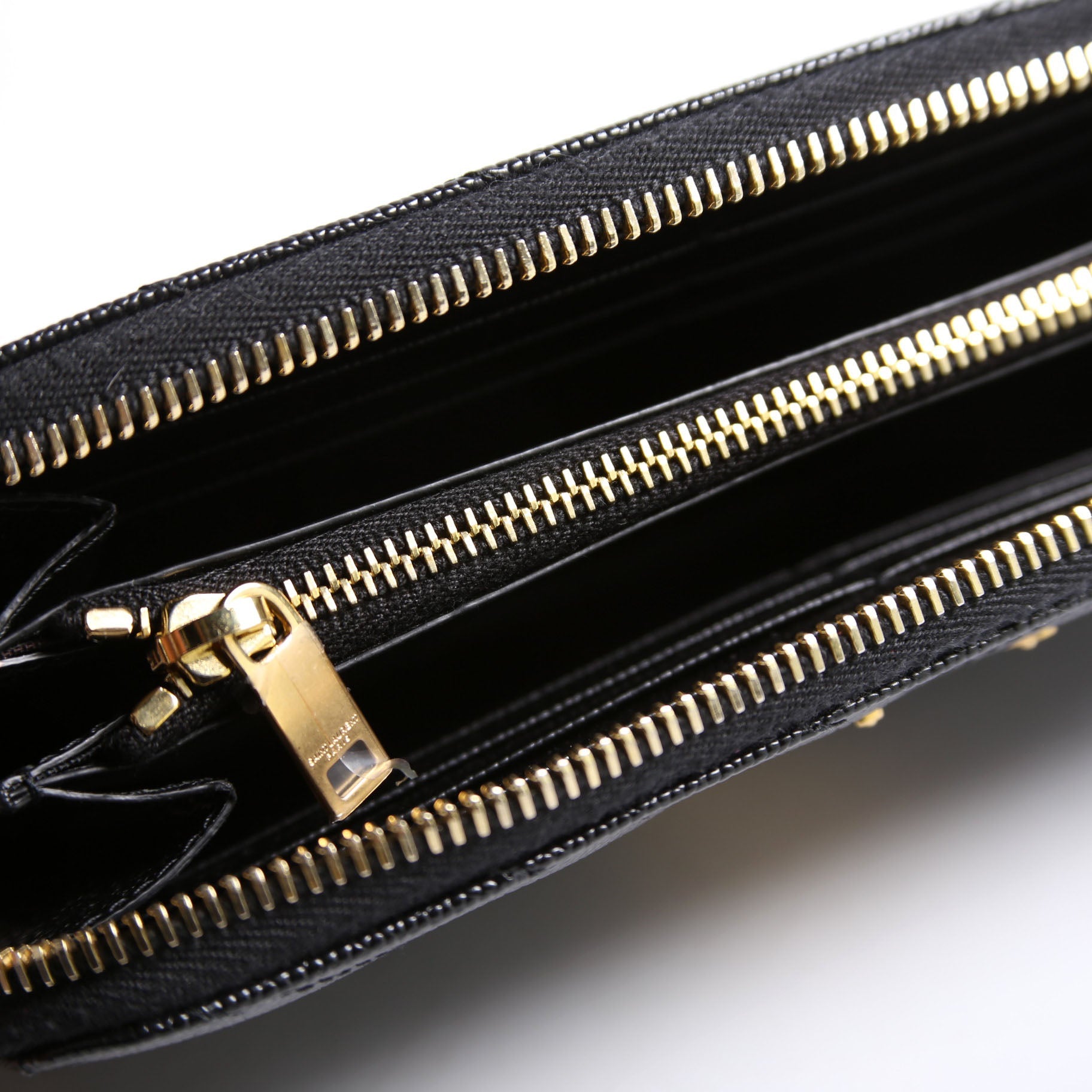 Saint Laurent Grain De Poudre Zip Around Wallet