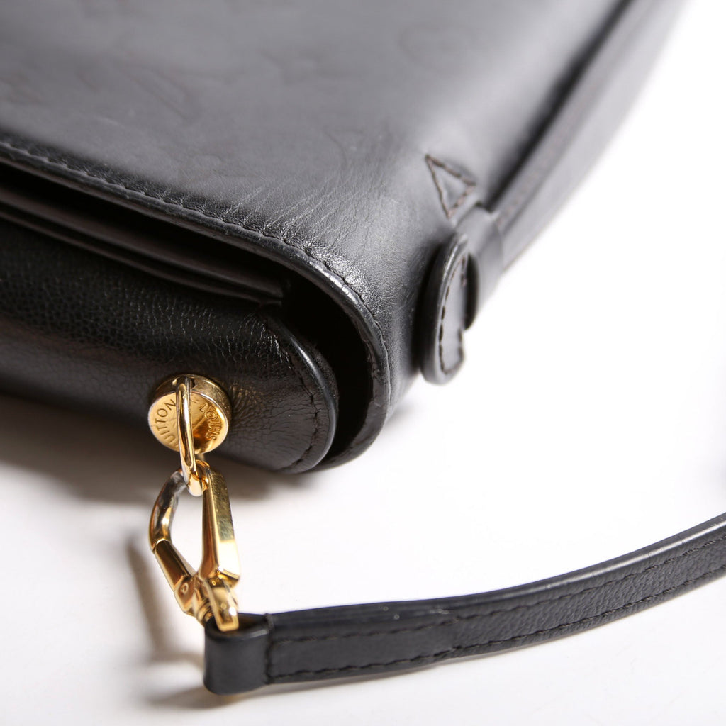 Louis Vuitton Very Messenger Bag Black