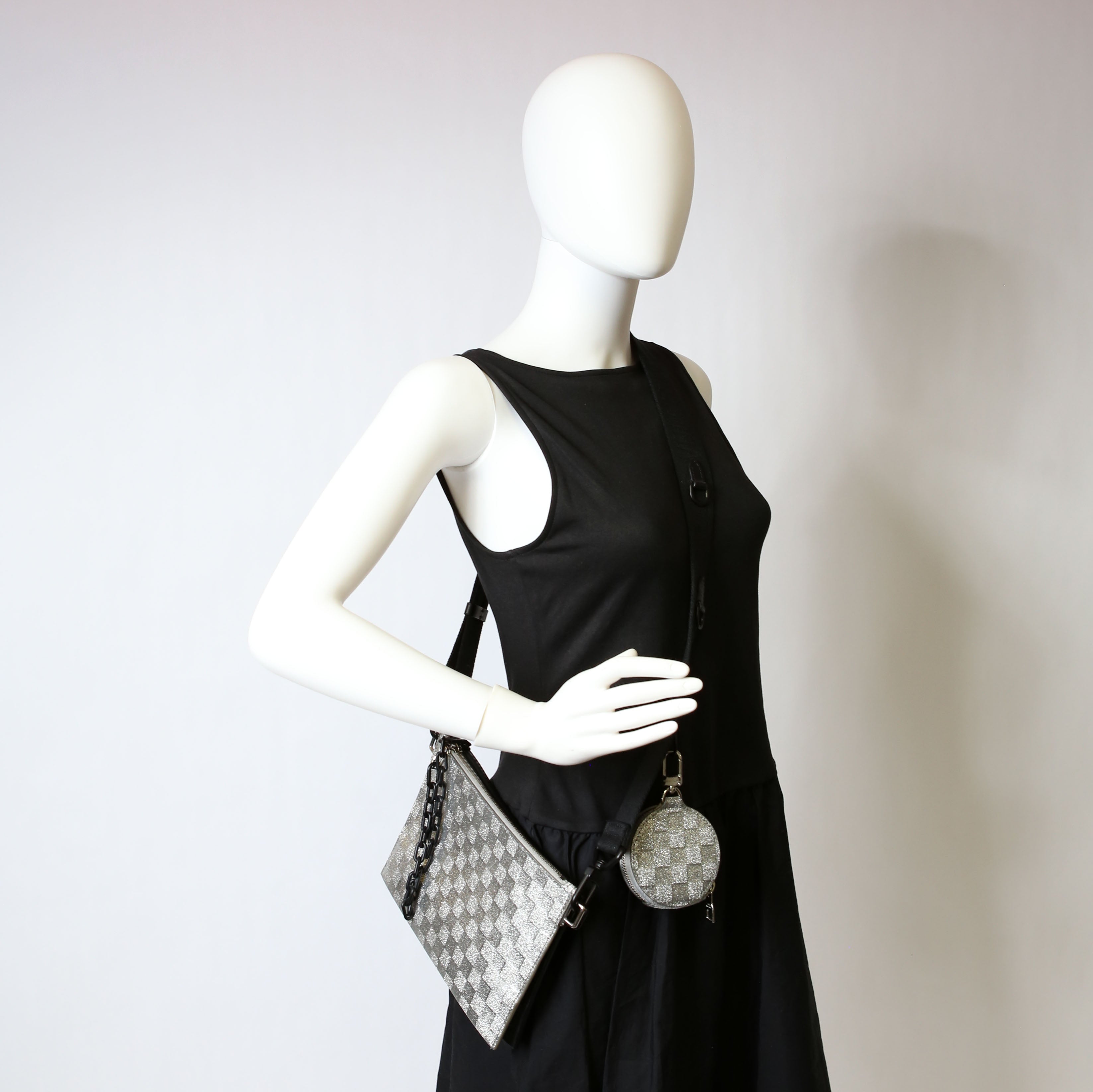 Louis Vuitton In The Loop Trio Pouch Damier Glitter Black/Silver