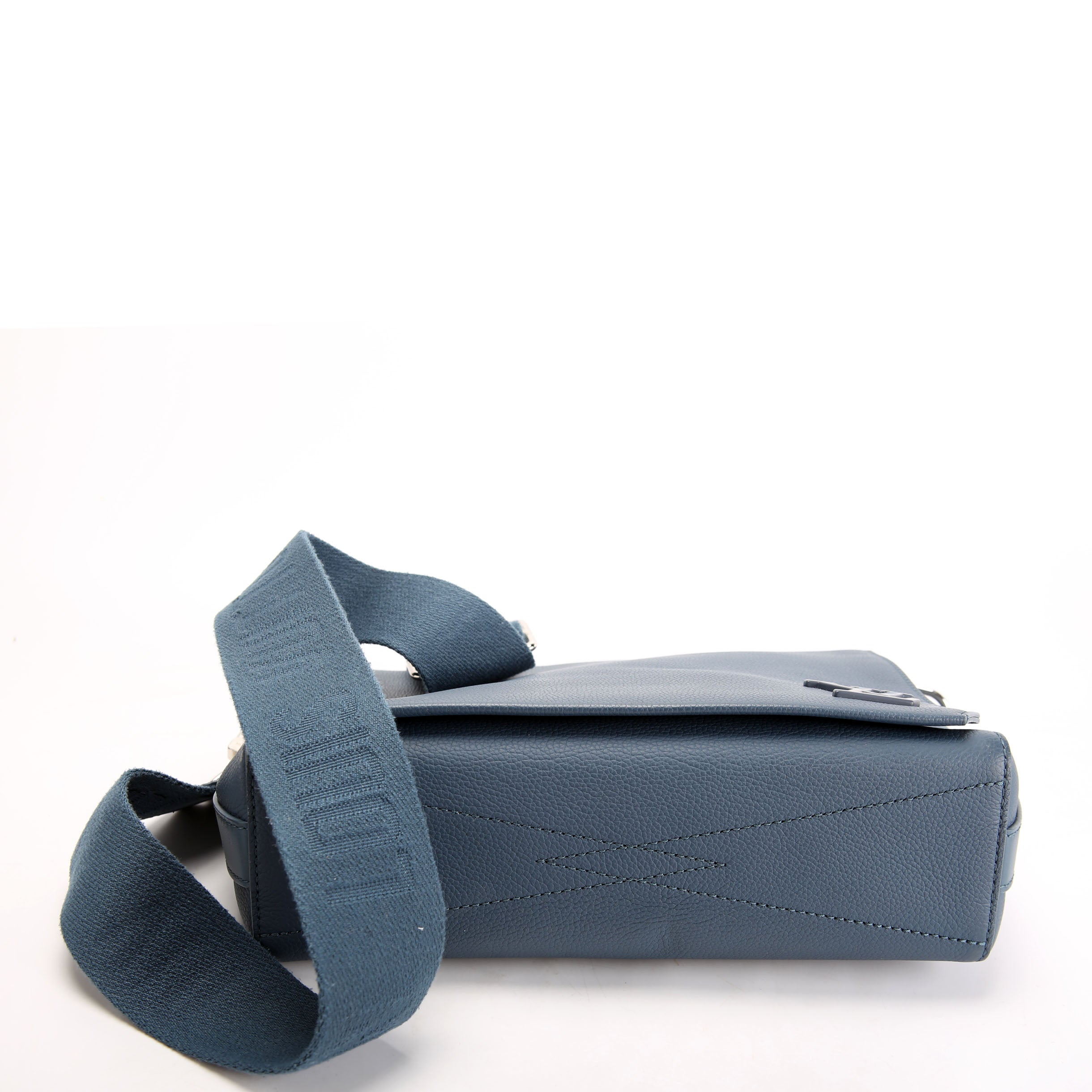 Louis Vuitton Takeoff Messenger Aerogram Calfskin Blue