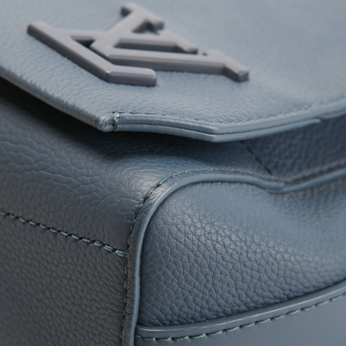 Louis Vuitton Takeoff Messenger Aerogram Calfskin Blue