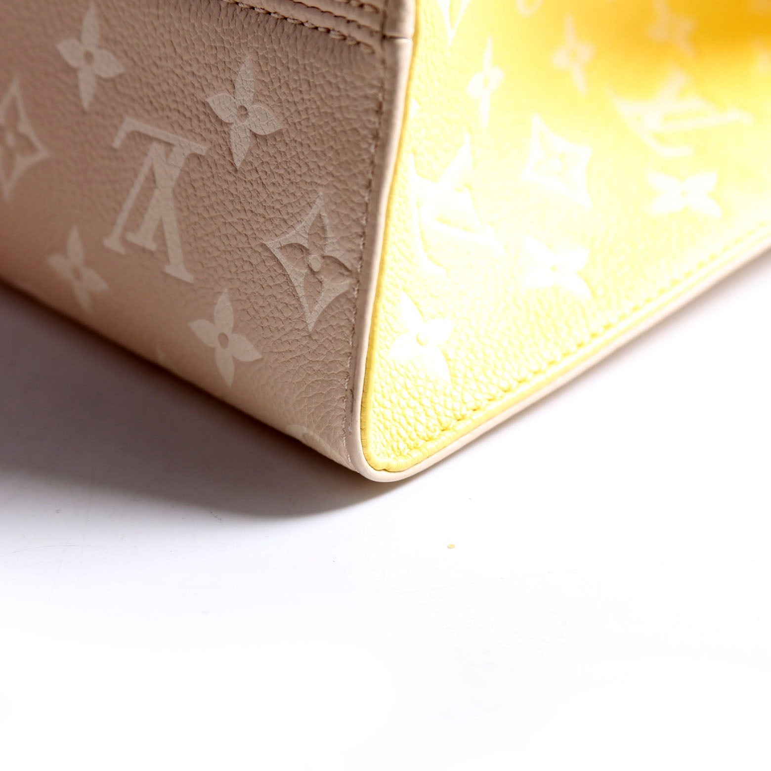Louis Vuitton ONTHEGO Spring In The City MM Biege/Yellow