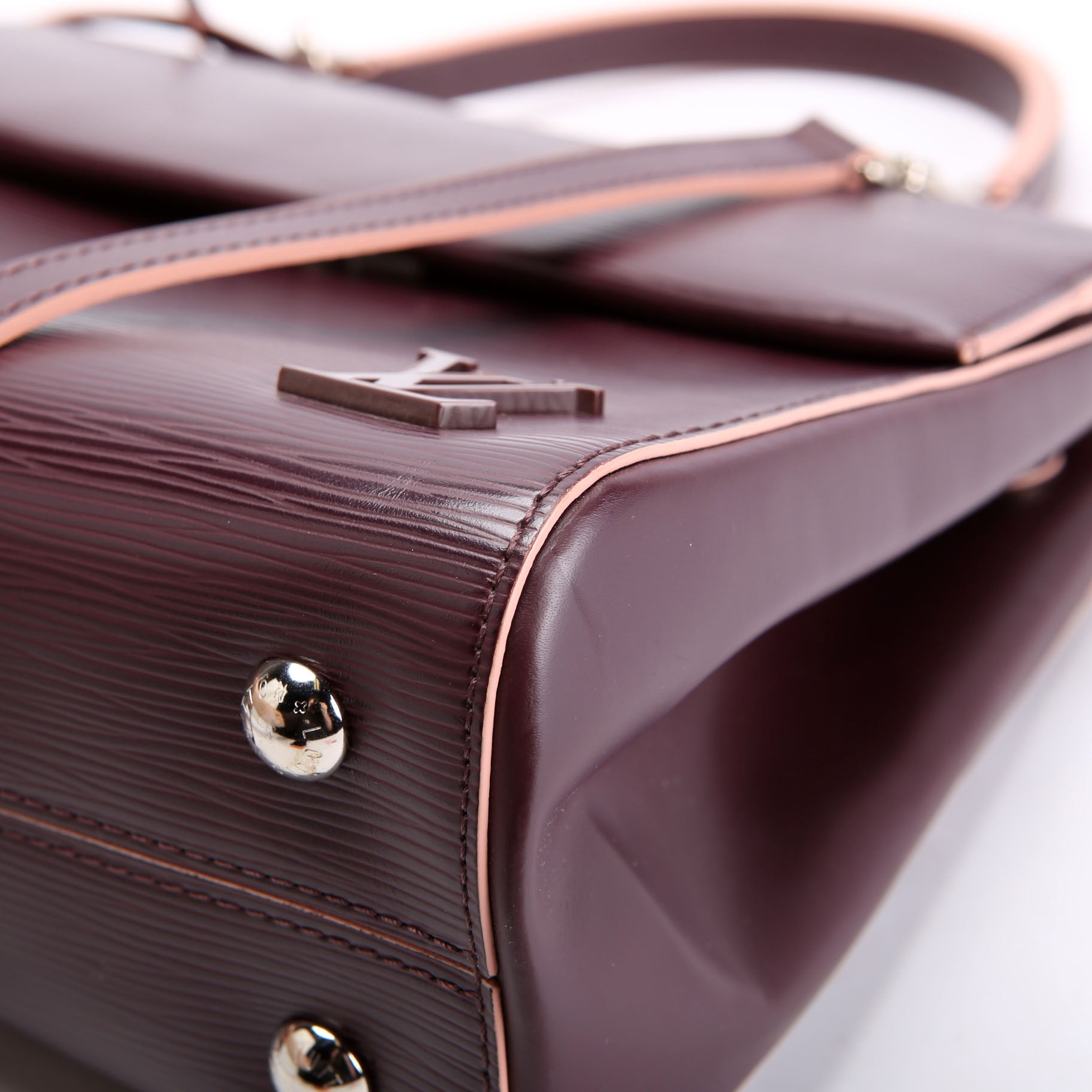 Louis Vuitton Cluny MM Epi Plum