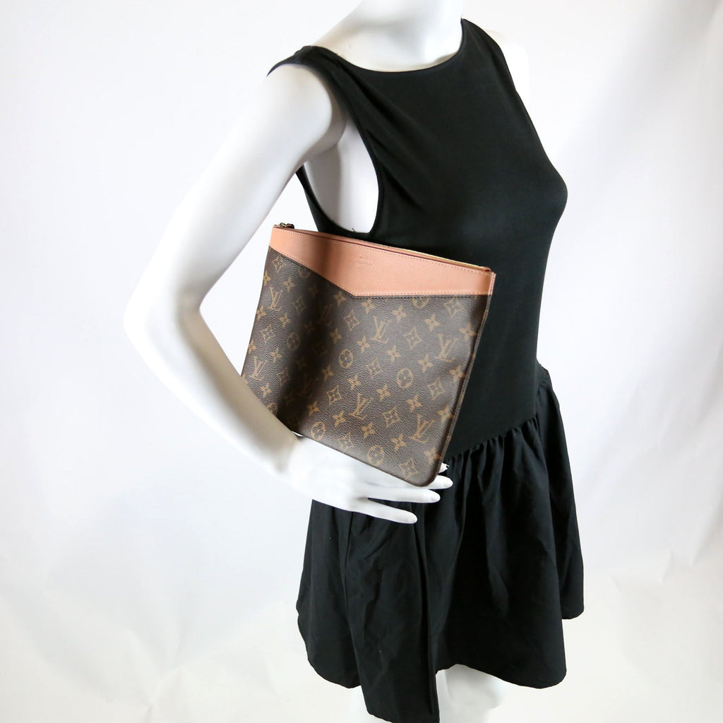 Louis Vuitton Daily Pouch Monogram Blush