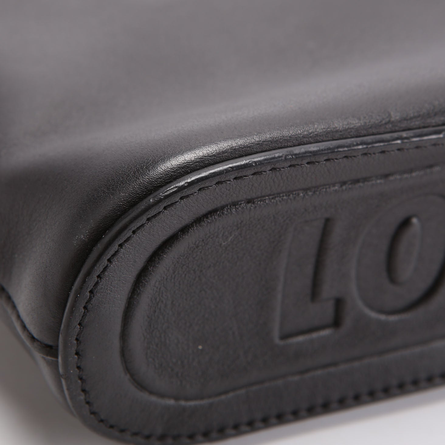 Louis Vuitton Pochette Cosmo Leather Black