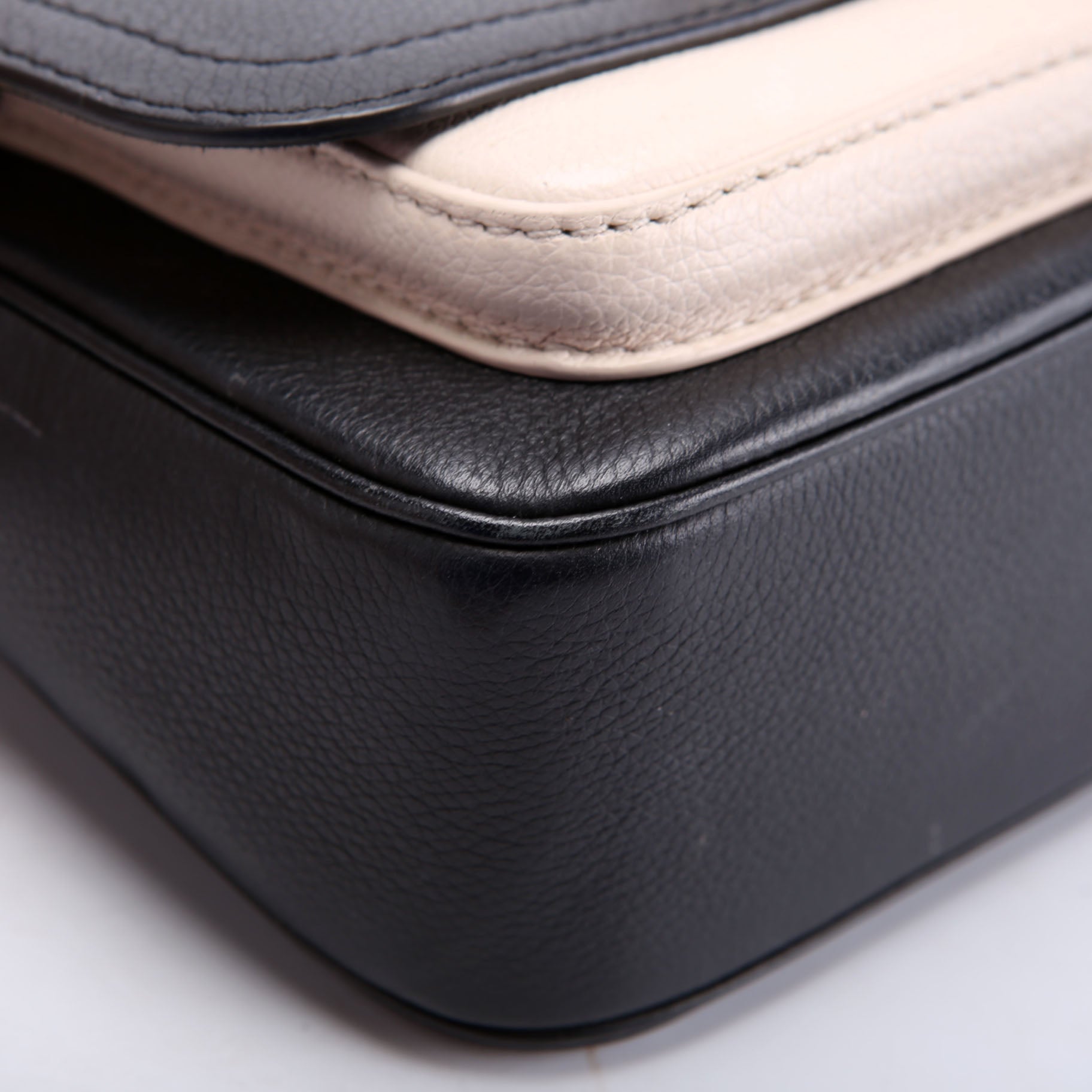 Louis Vuitton Lockme Tender Supple Calfskin Black/Cream