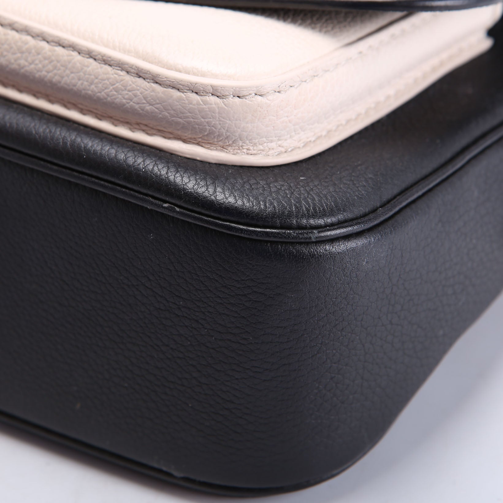 Louis Vuitton Lockme Tender Supple Calfskin Black/Cream