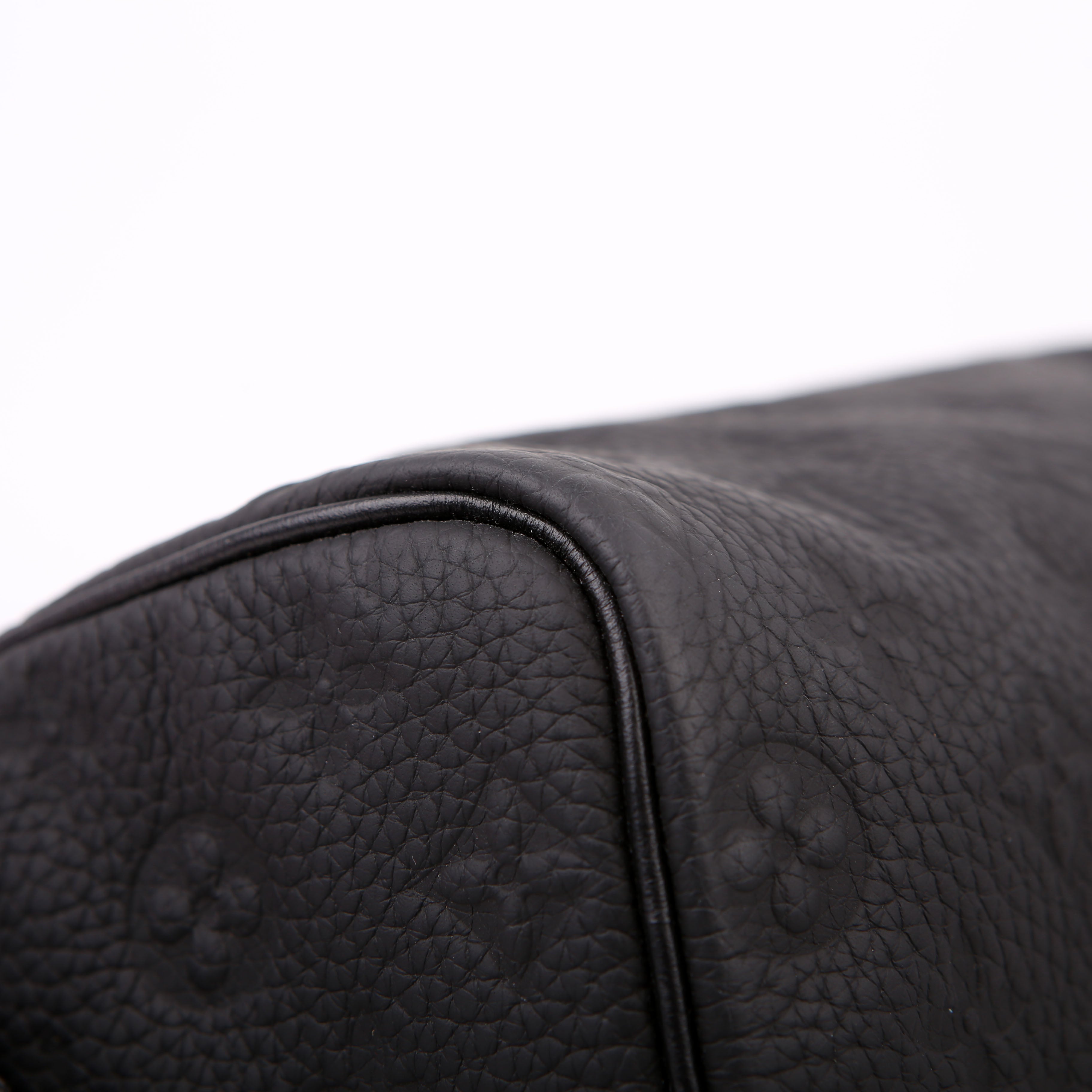 Louis Vuitton Dopp Kit Toilet Pouch Taurillion Black