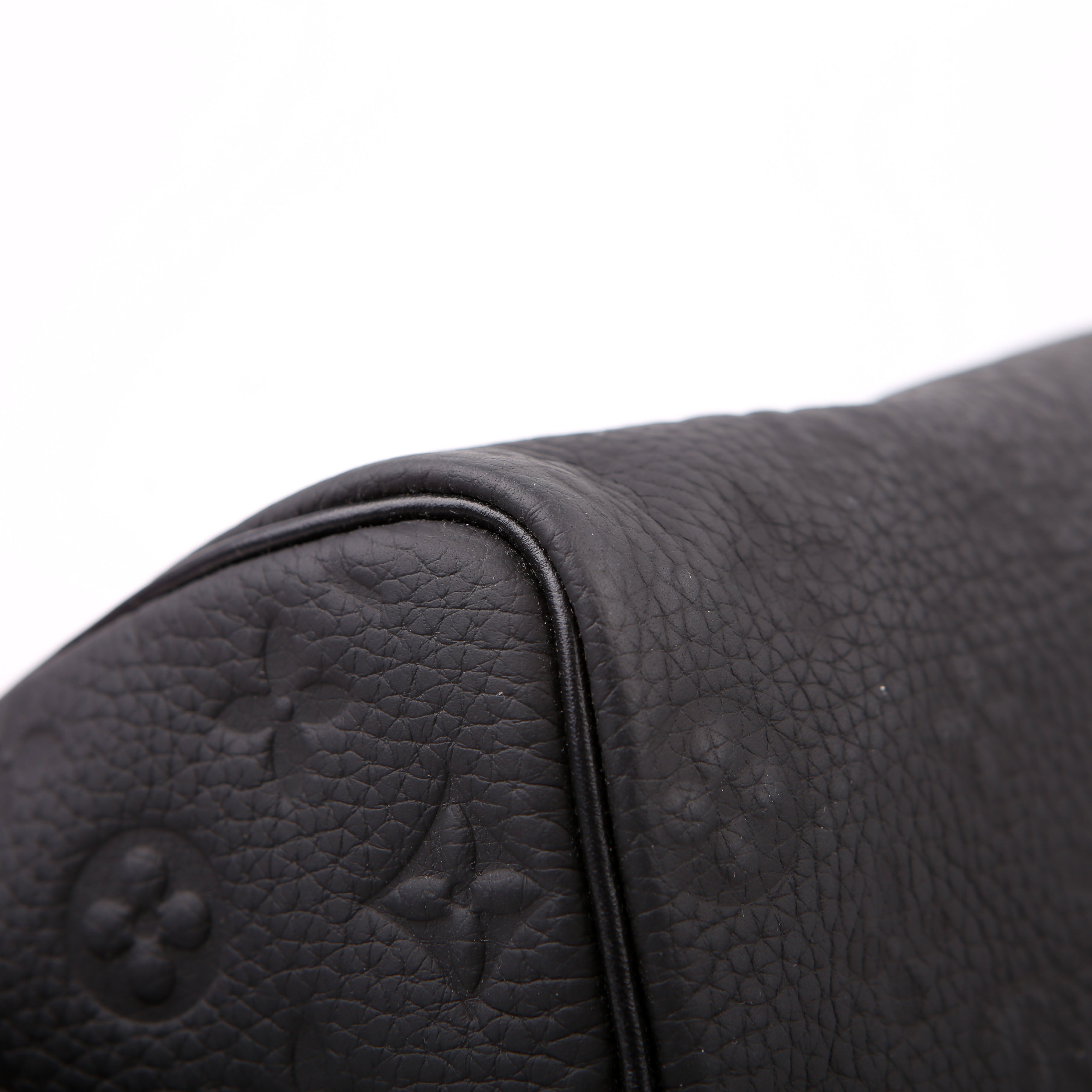 Louis Vuitton Dopp Kit Toilet Pouch Taurillion Black
