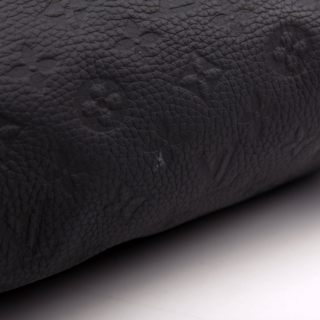 Louis Vuitton Dopp Kit Toilet Pouch Taurillion Black