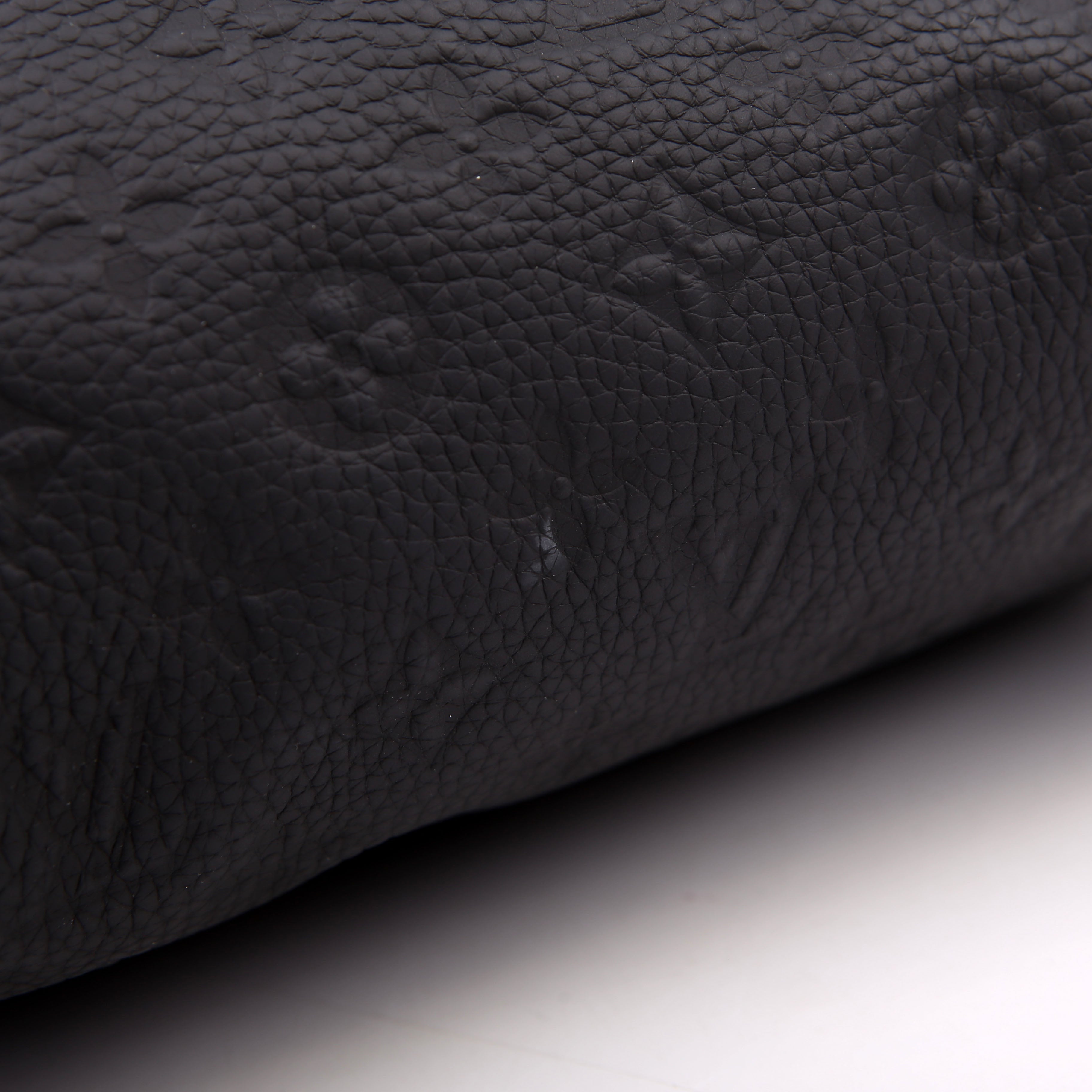 Louis Vuitton Dopp Kit Toilet Pouch Taurillion Black