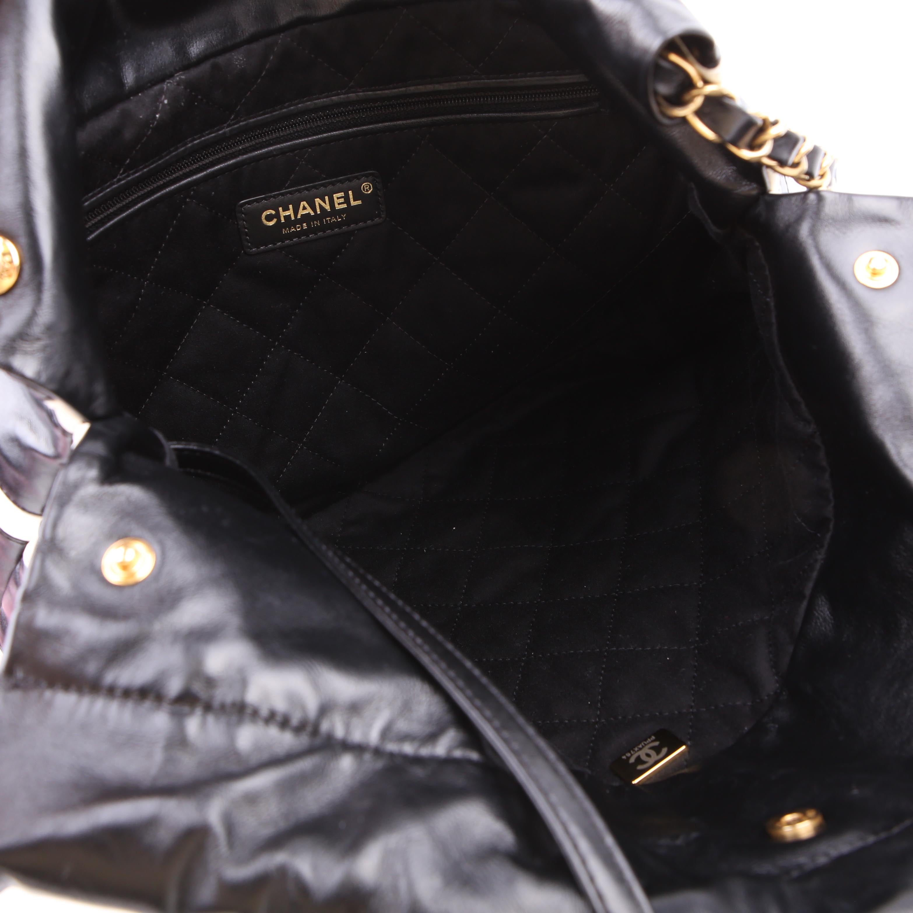 Chanel Chanel 22 Quilted Small Hobo RFID Black/White