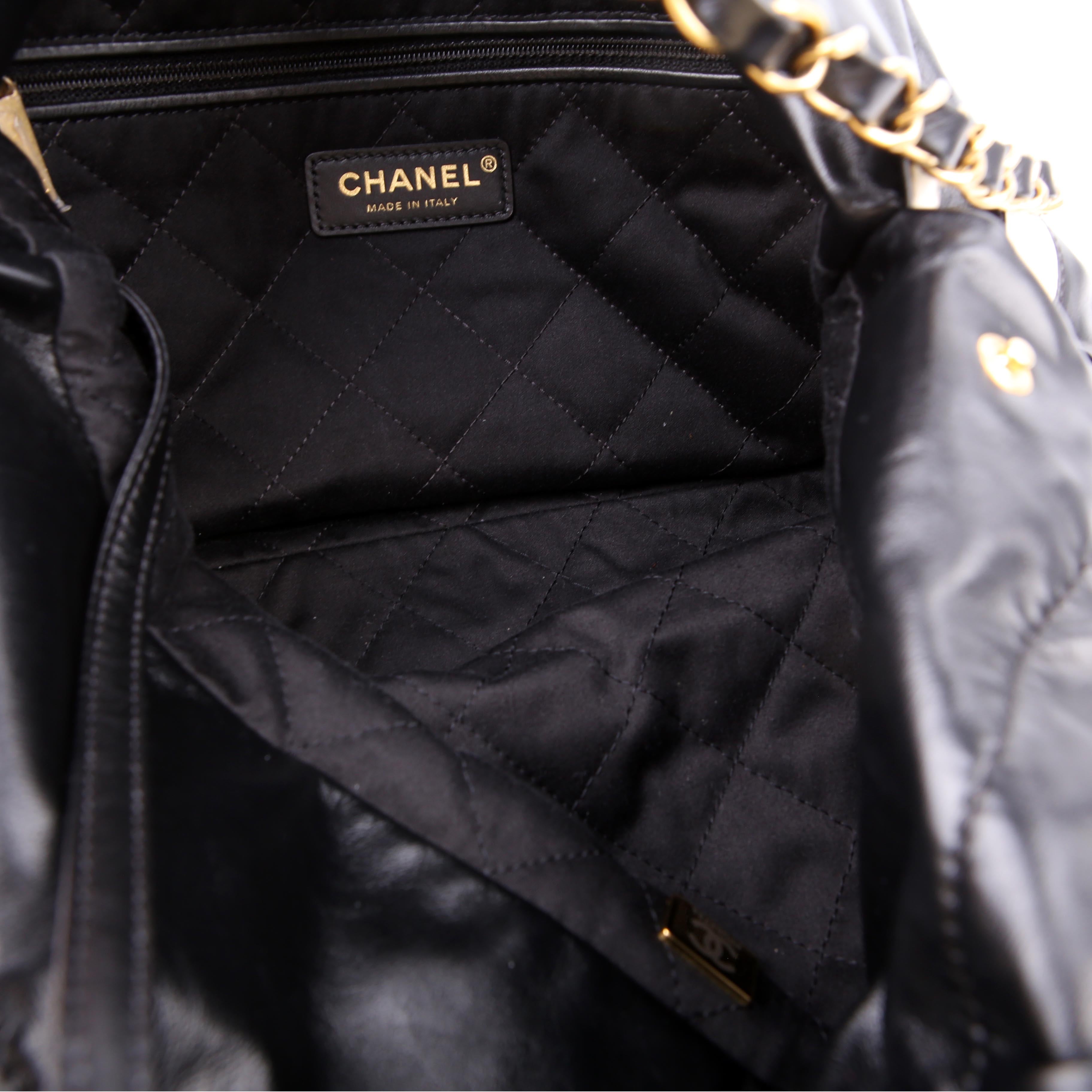 Chanel Chanel 22 Quilted Small Hobo RFID Black/White