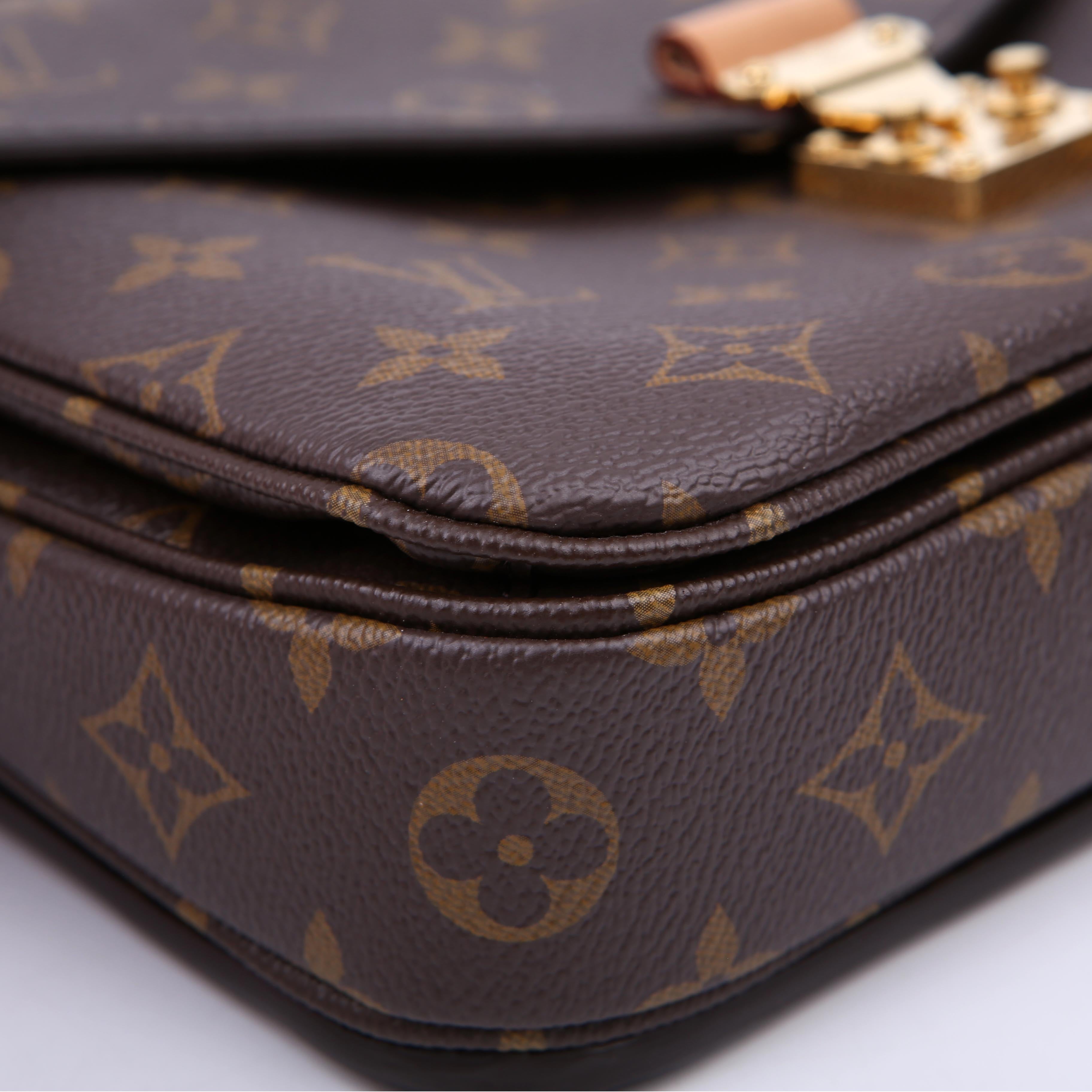 Louis Vuitton Pochette Metis Monogram