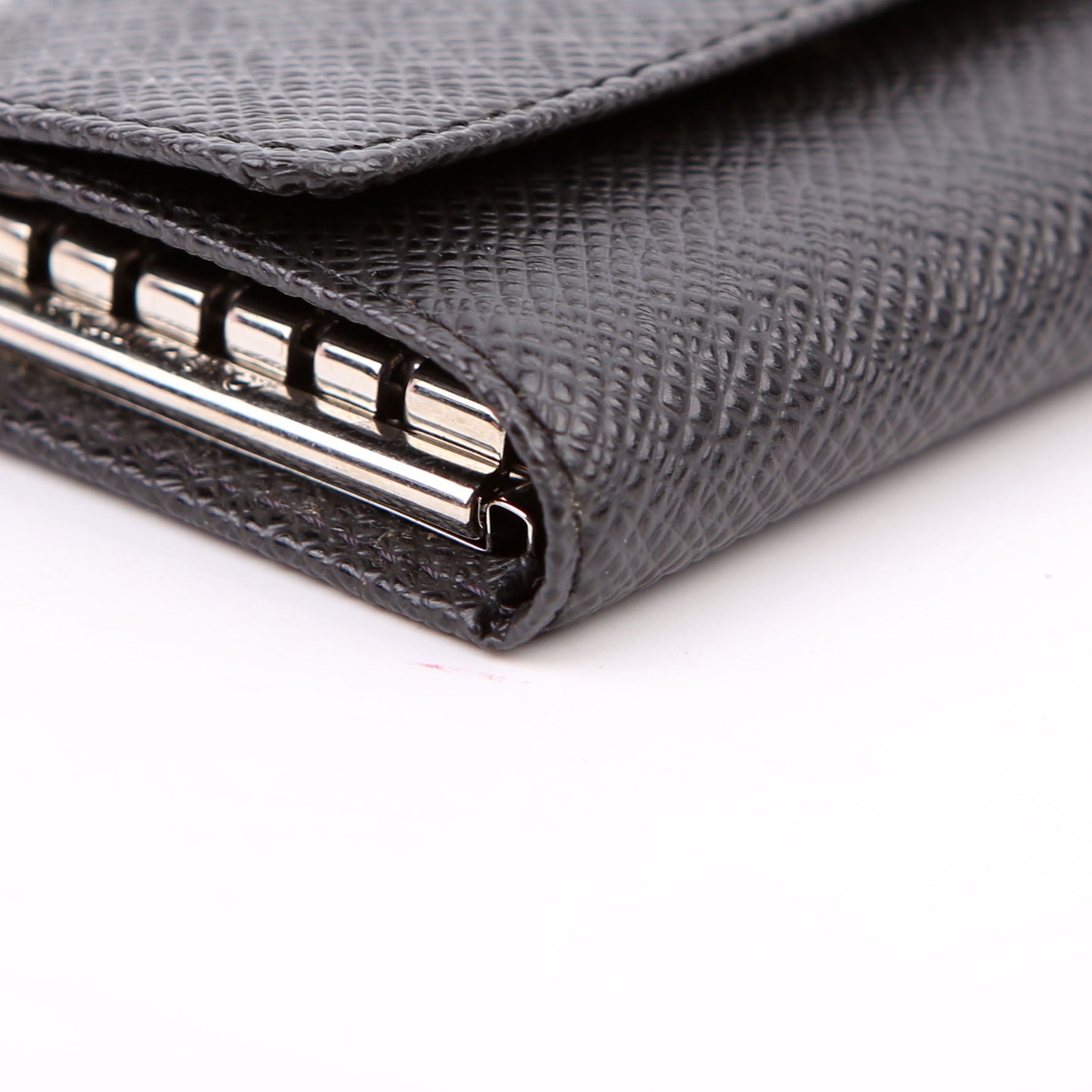 Louis Vuitton Multicles 6 Taiga Black