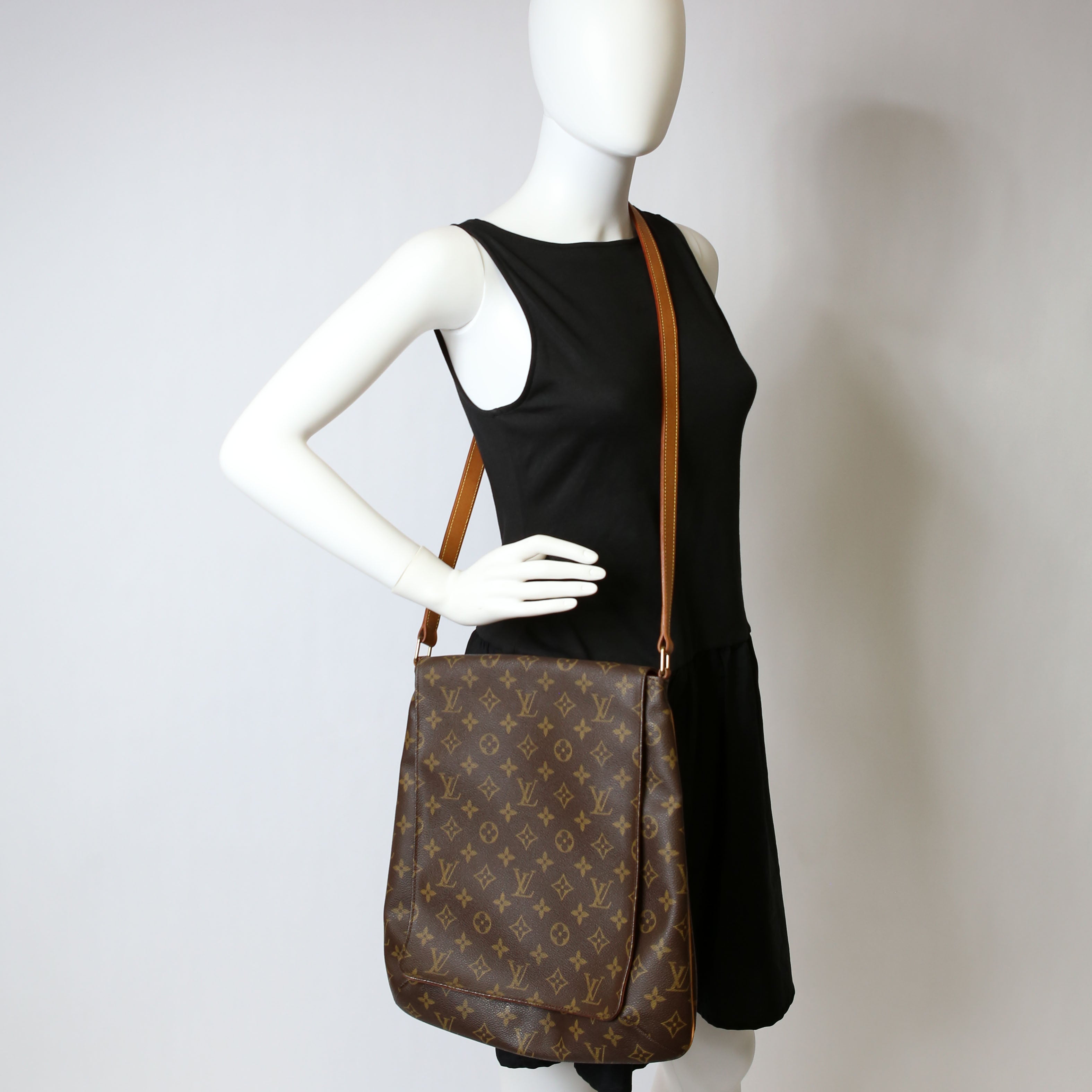 Louis Vuitton Musette Messenger Monogram