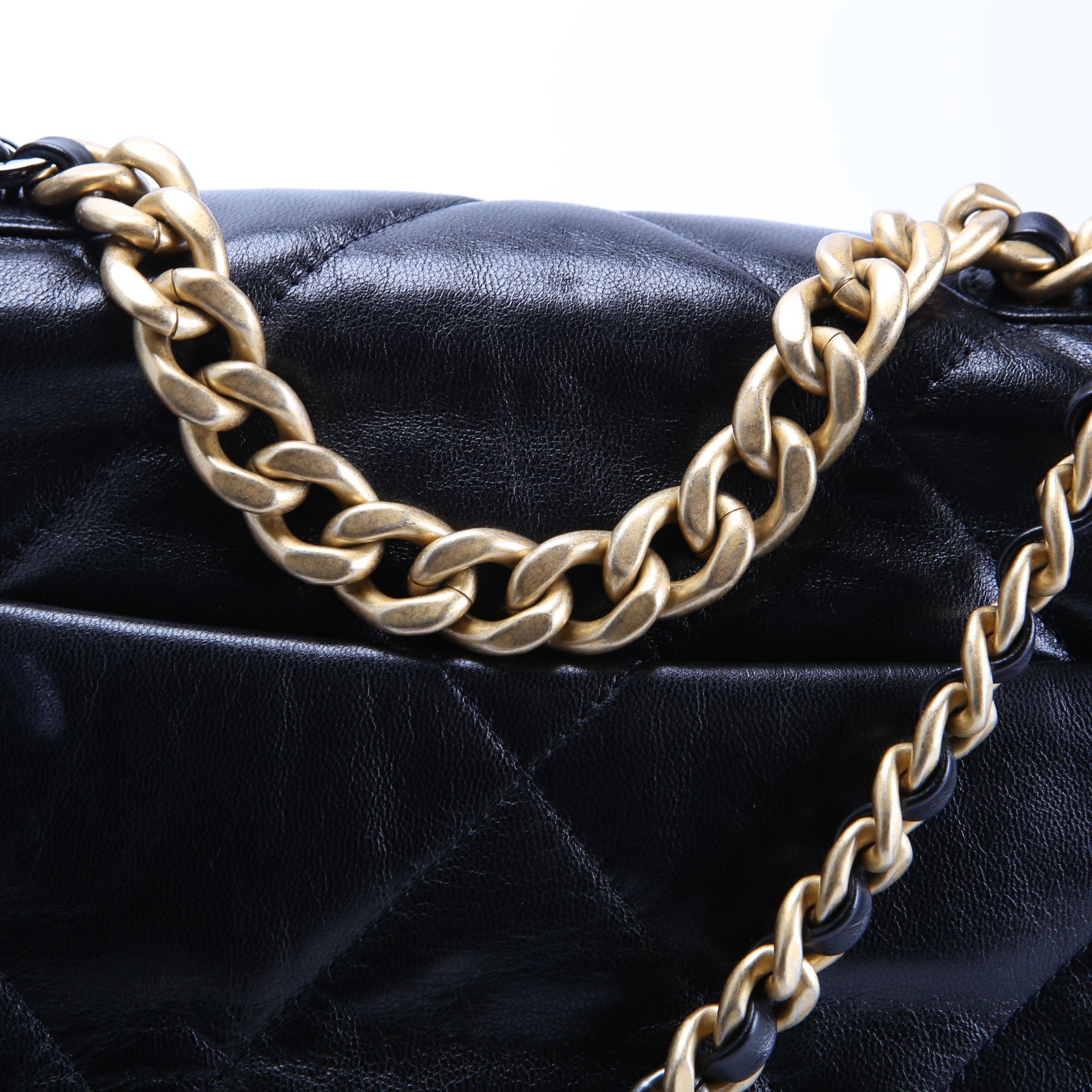 Chanel Quilted Goatskin 19 Medium Flap 30M