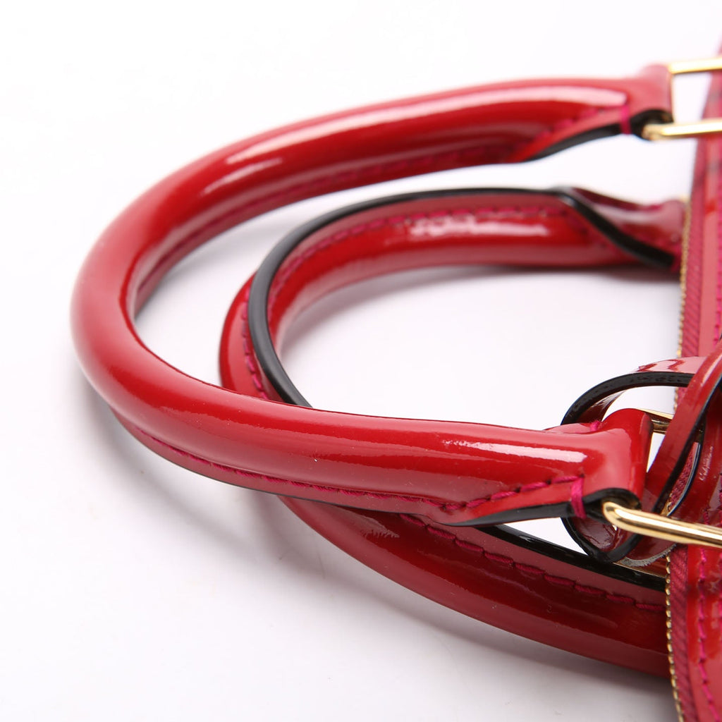 Louis Vuitton Alma PM Vernis Red
